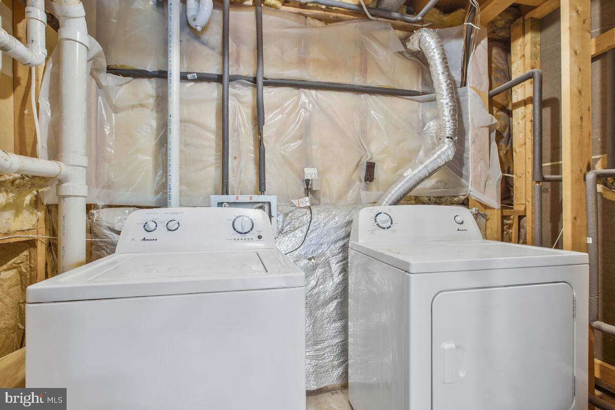 CHEVERLY HILLS - Residential Lease