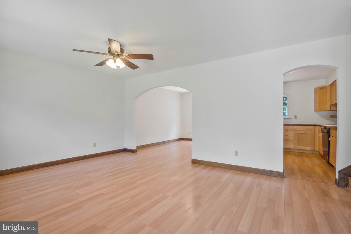 CHEVERLY HILLS - Residential Lease