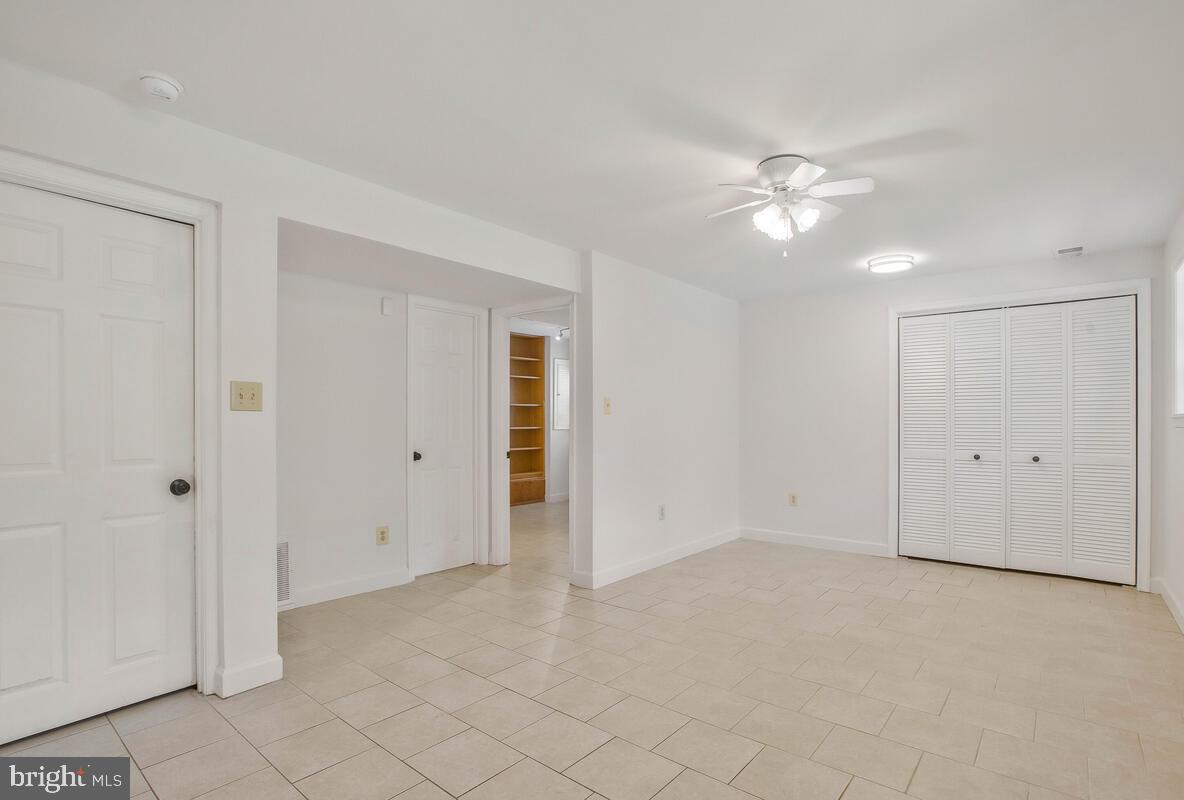 CHEVERLY HILLS - Residential Lease