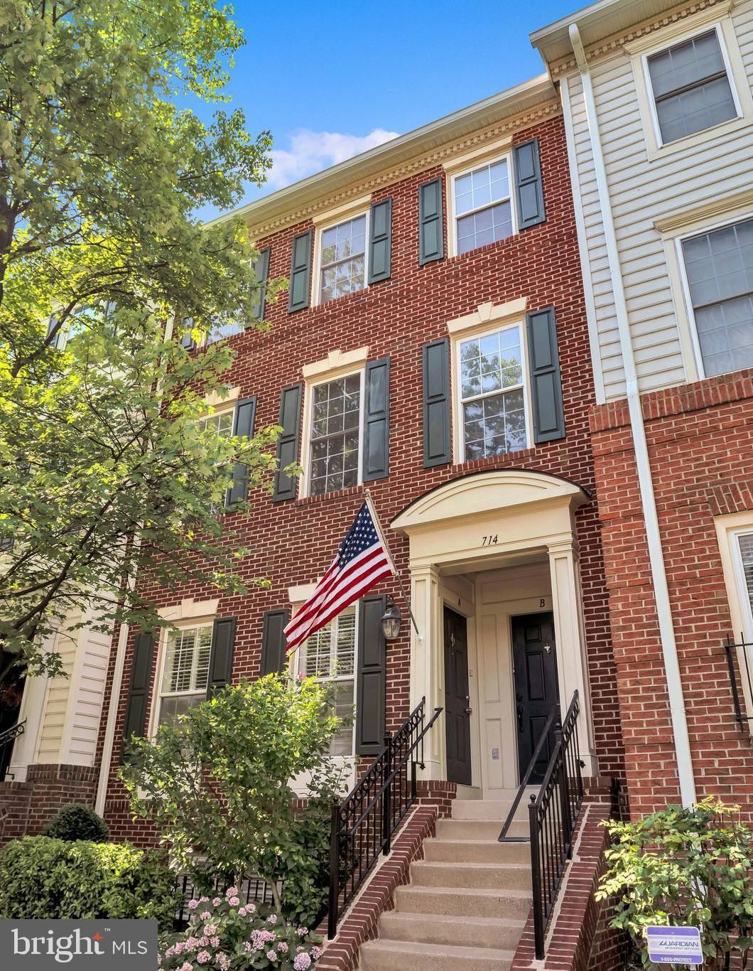 OLD TOWN GREENS - Residential