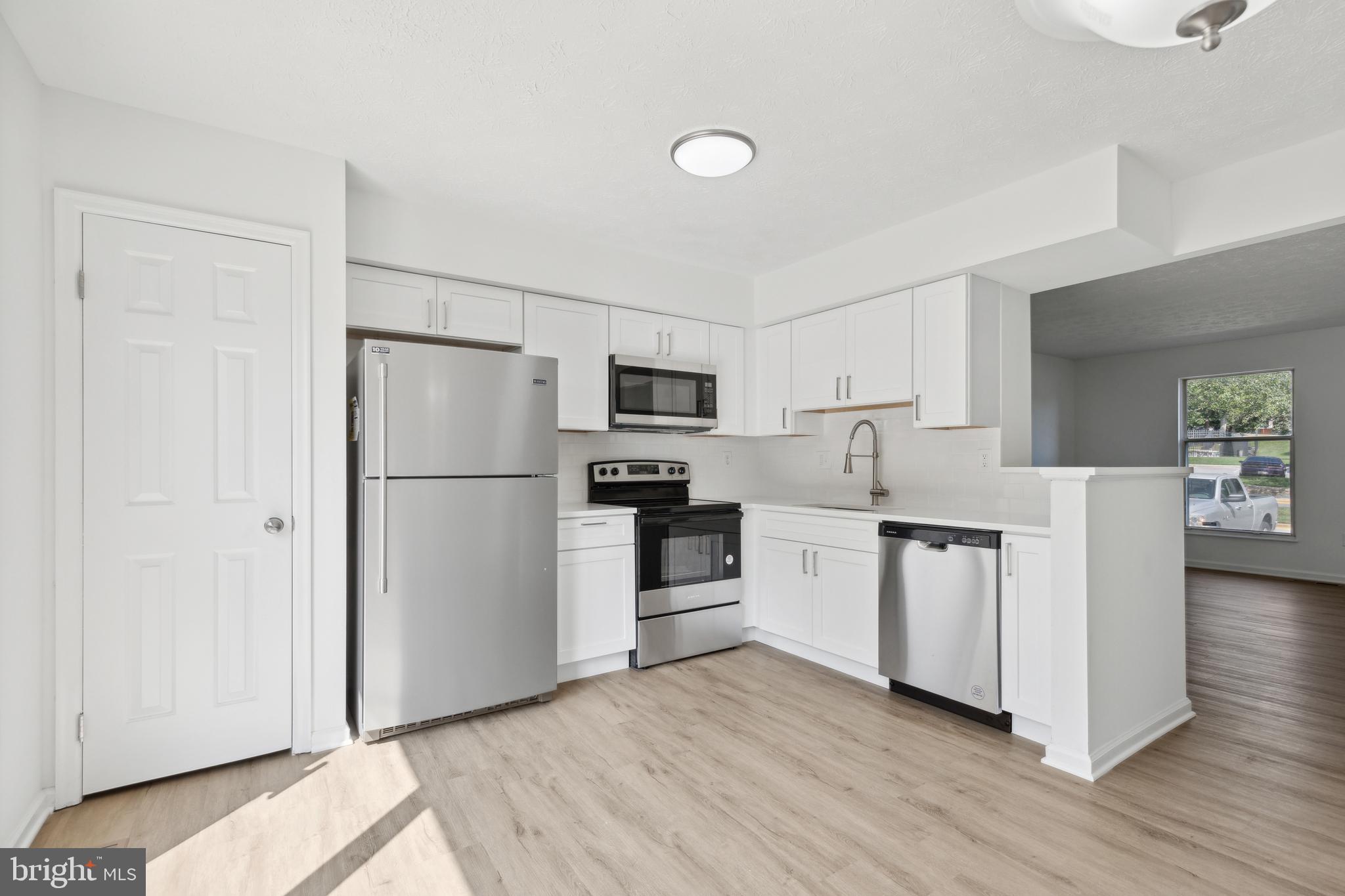 GUNNERS LAKE VILLAGE - Residential