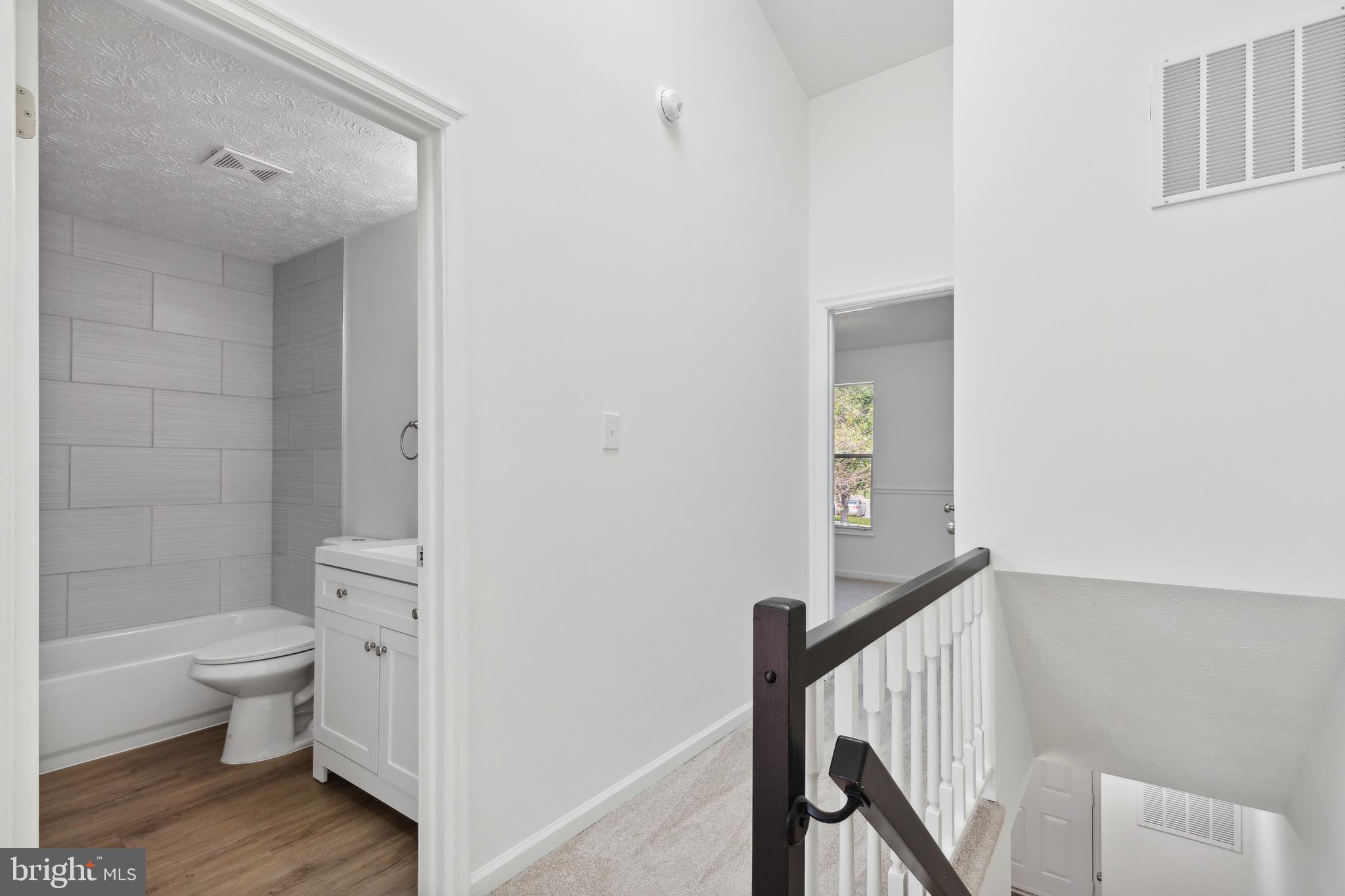 GUNNERS LAKE VILLAGE - Residential