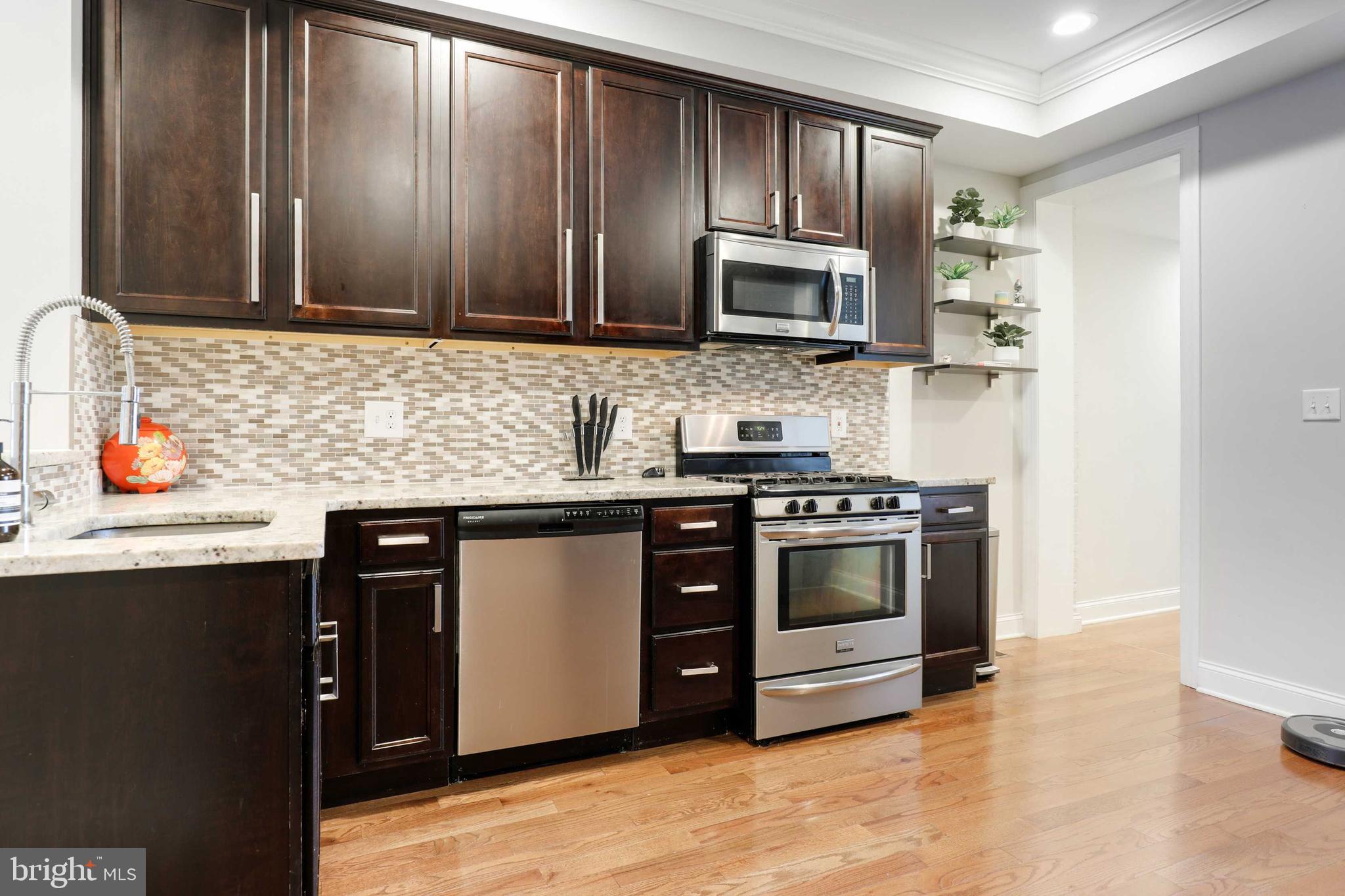 HIGHLANDTOWN - Residential