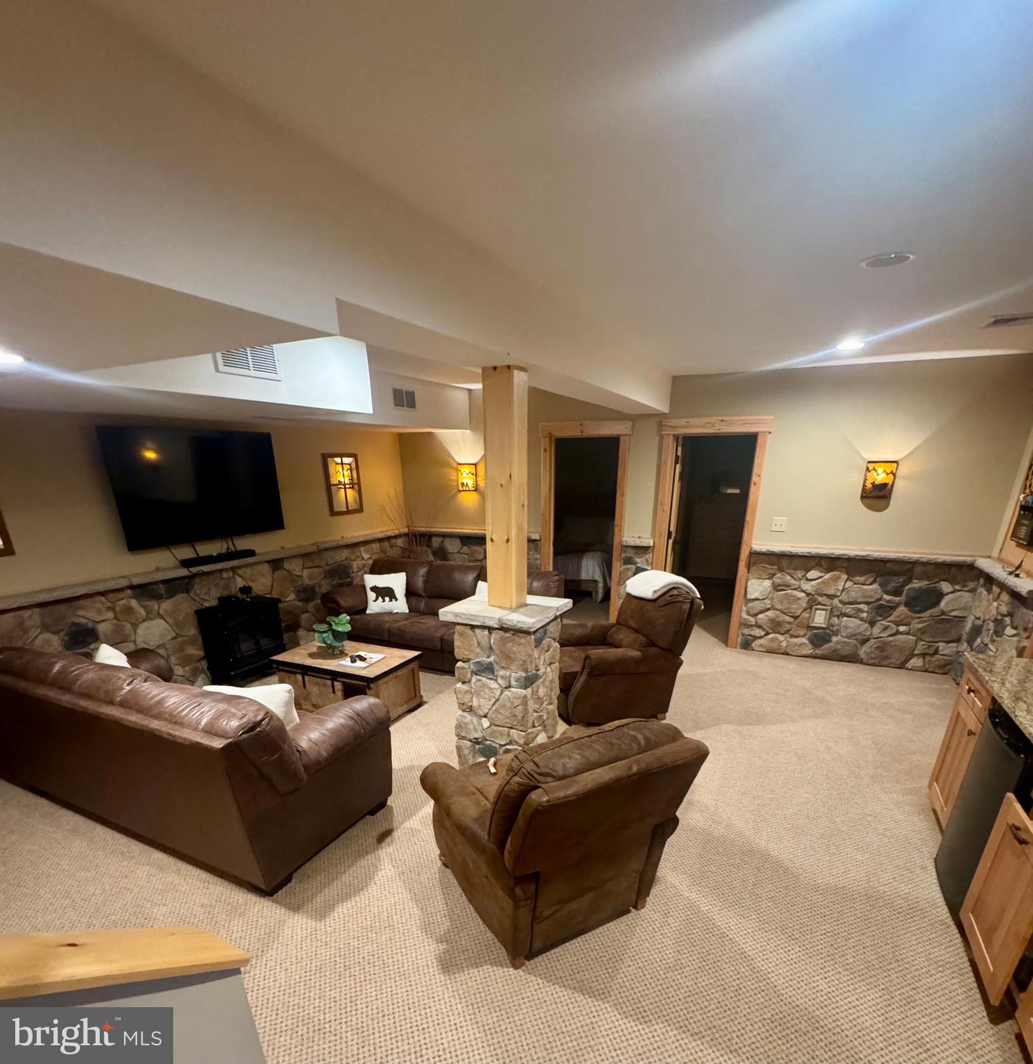 EAGLE ROCK RESORT - Residential