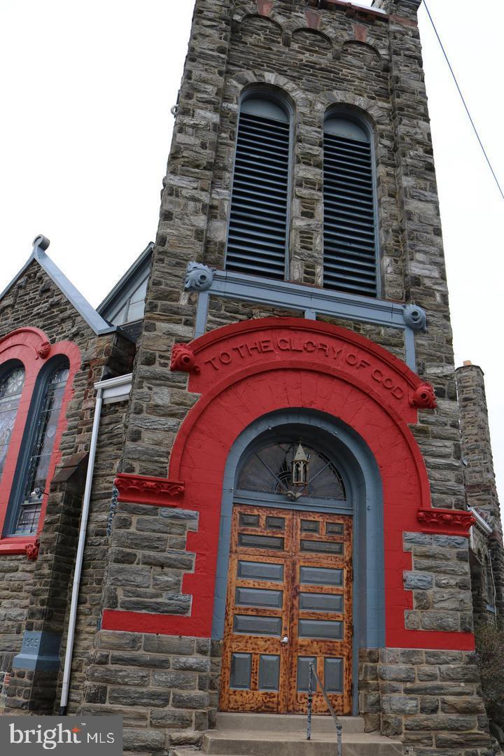 101 W MOUNT PLEASANT AVENUE 11