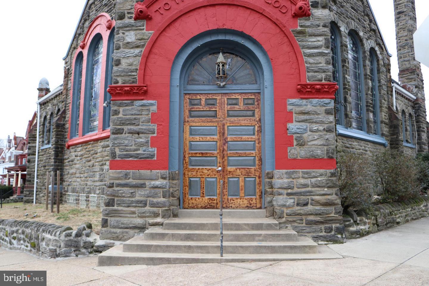 101 W MOUNT PLEASANT AVENUE 11