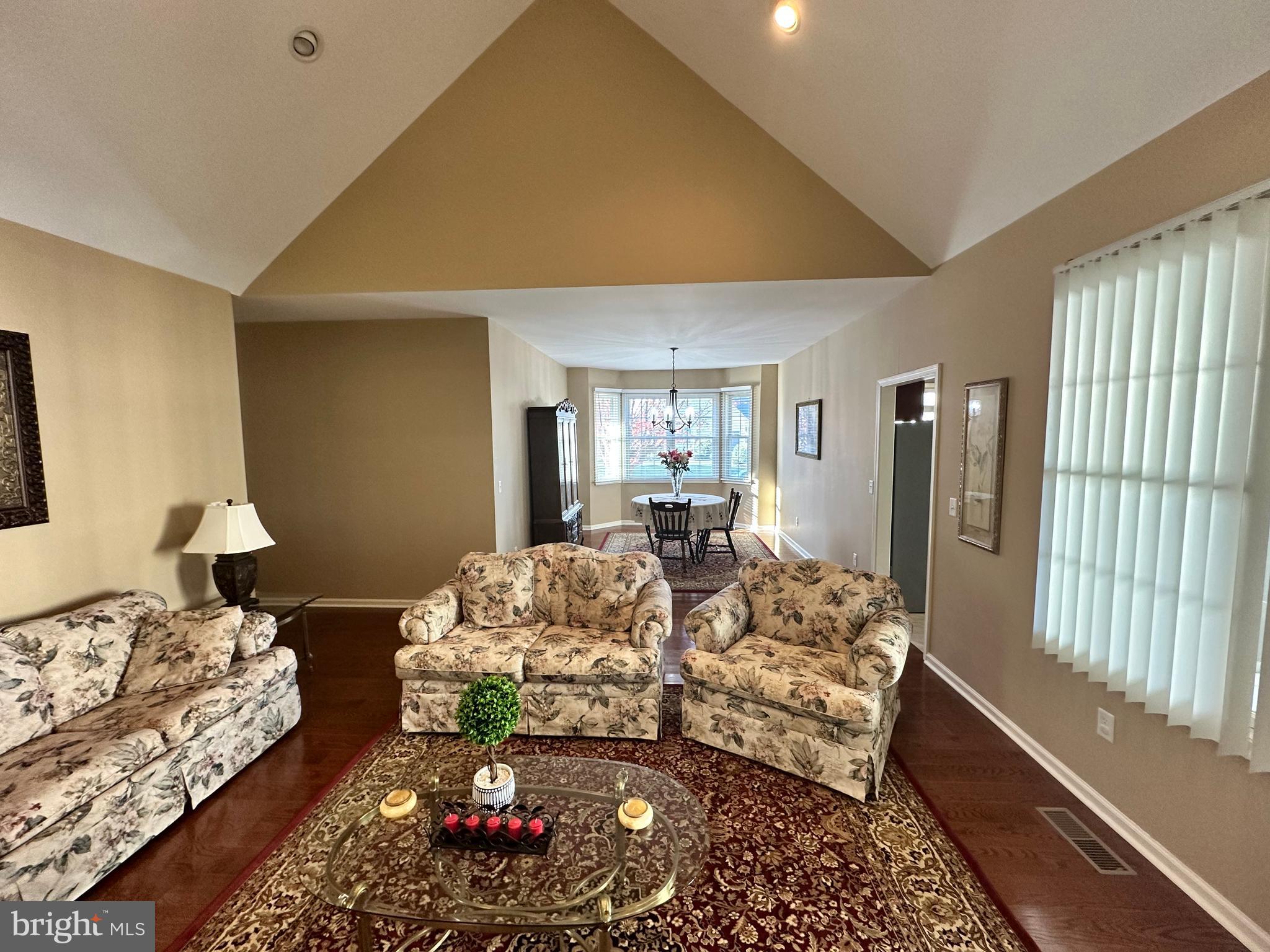 KINSALE GLEN - Residential Lease