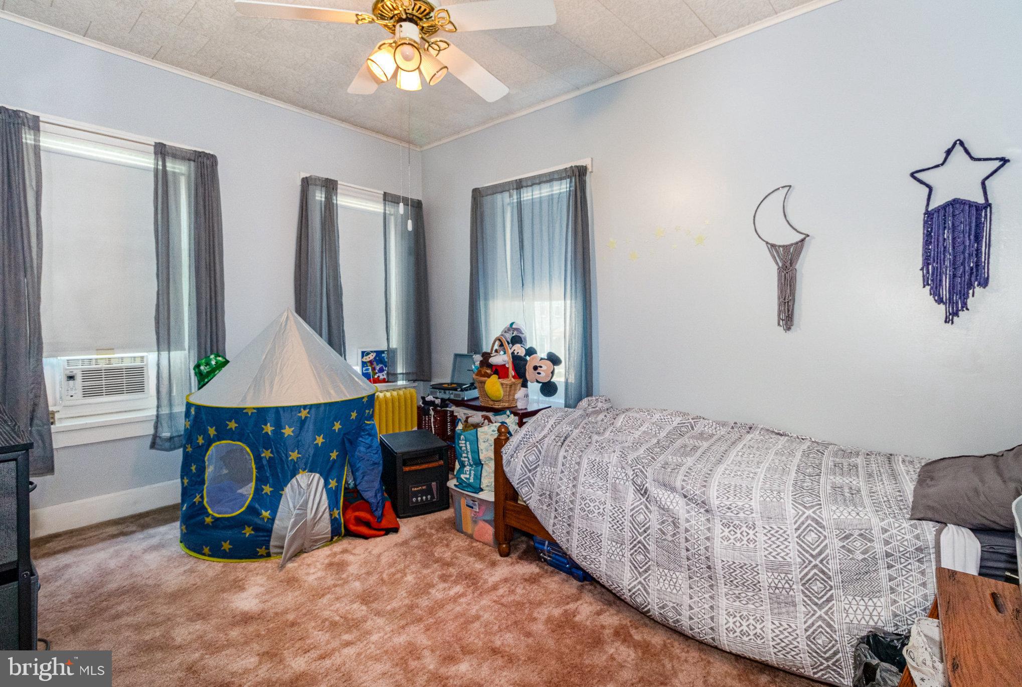 ELIZABETHVILLE BOROUGH - Residential