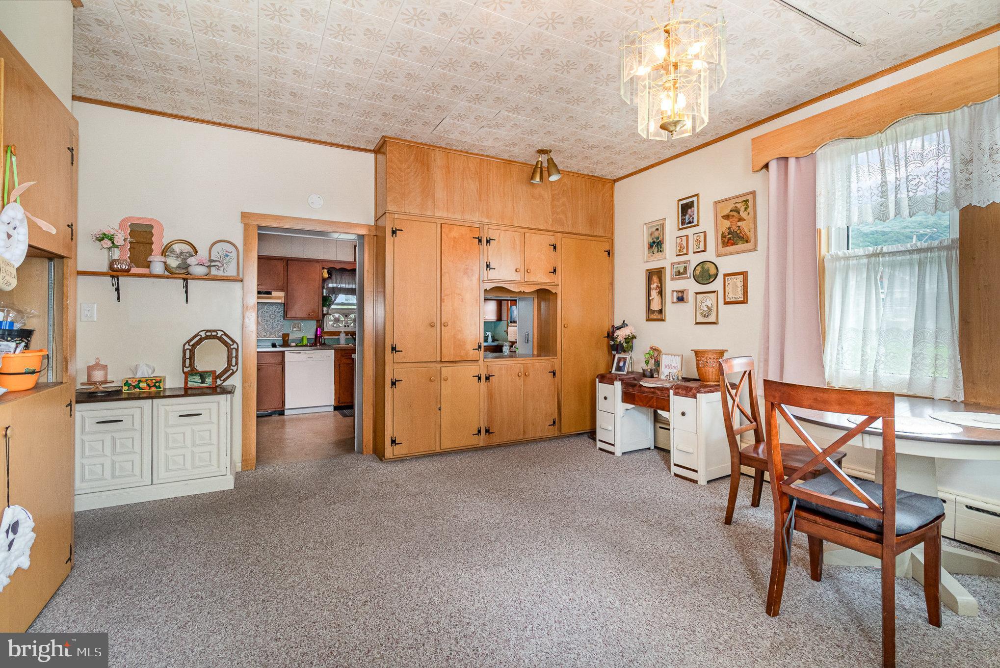 ELIZABETHVILLE BOROUGH - Residential