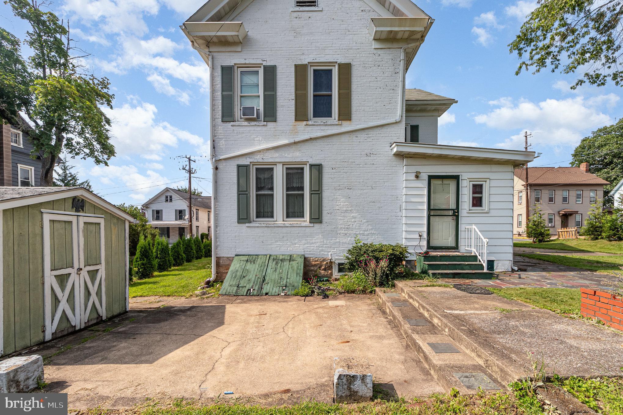 ELIZABETHVILLE BOROUGH - Residential
