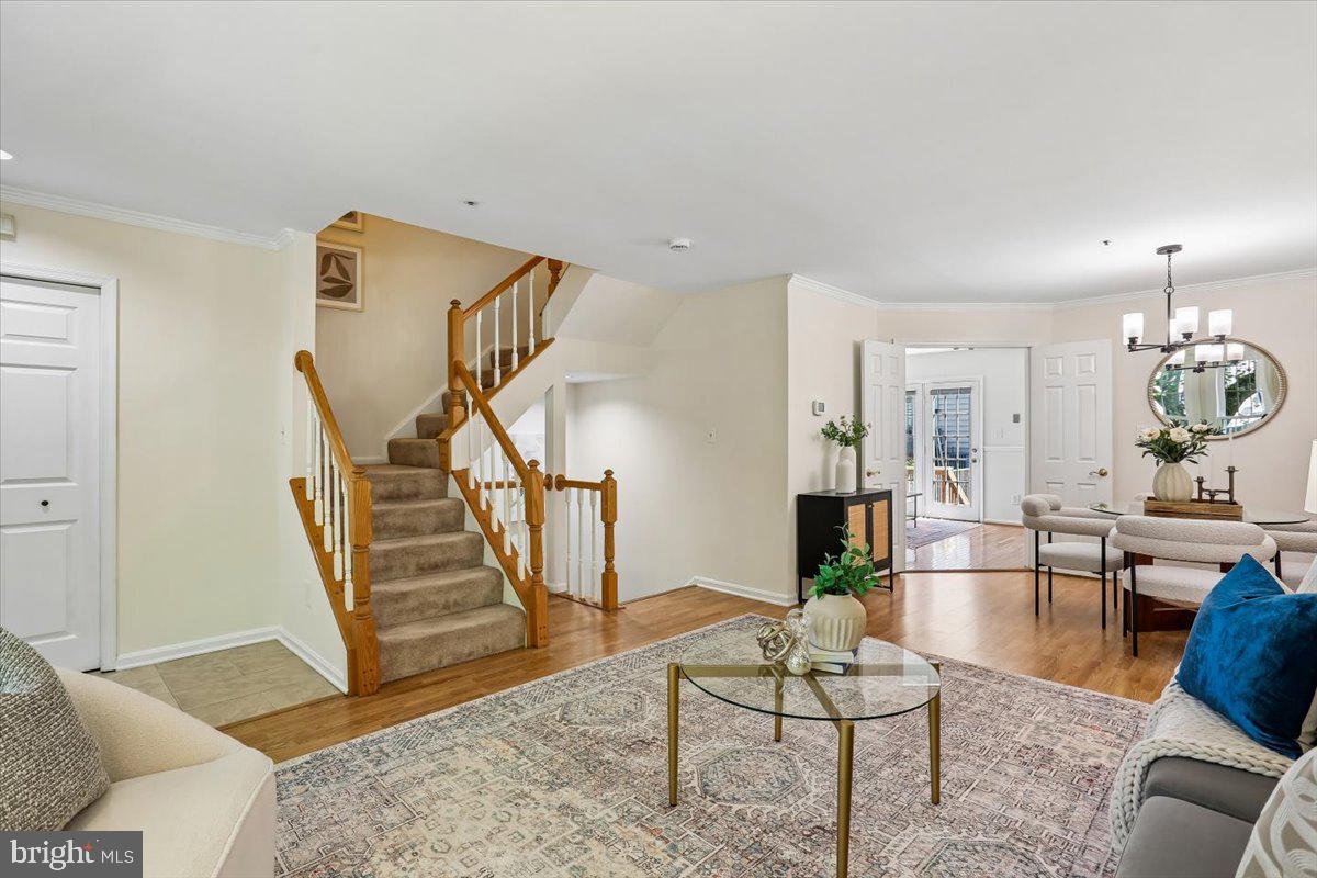 HOLLY POINTE - Residential