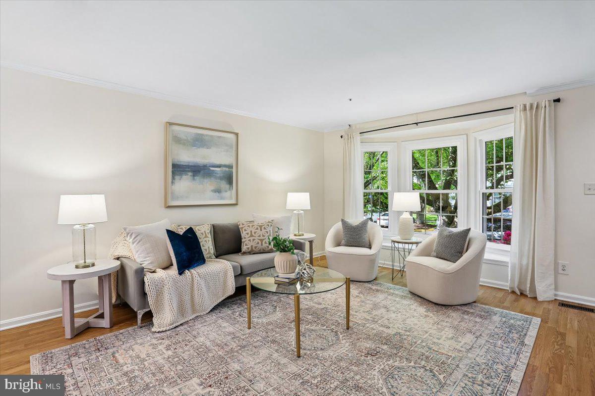 HOLLY POINTE - Residential