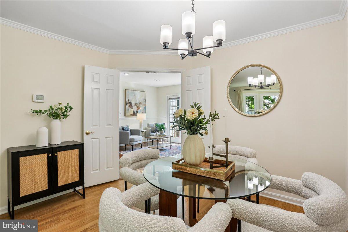 HOLLY POINTE - Residential