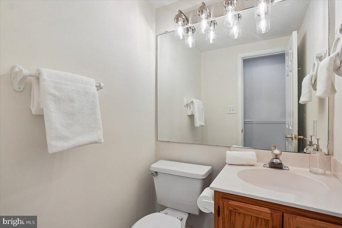 HOLLY POINTE - Residential