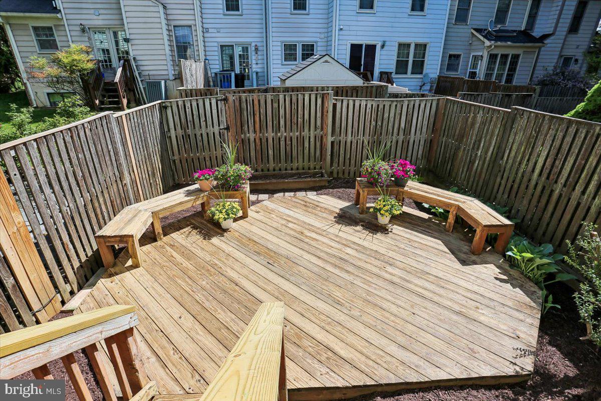 HOLLY POINTE - Residential