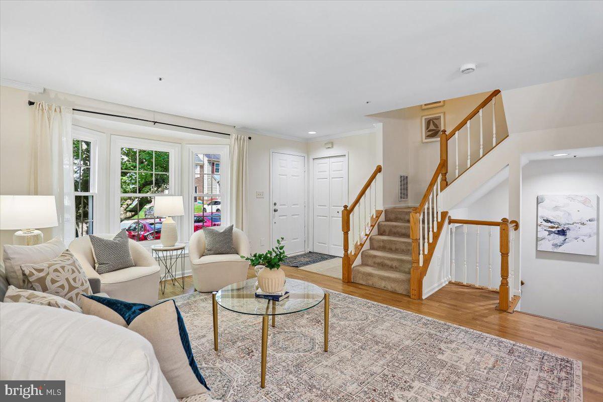 HOLLY POINTE - Residential