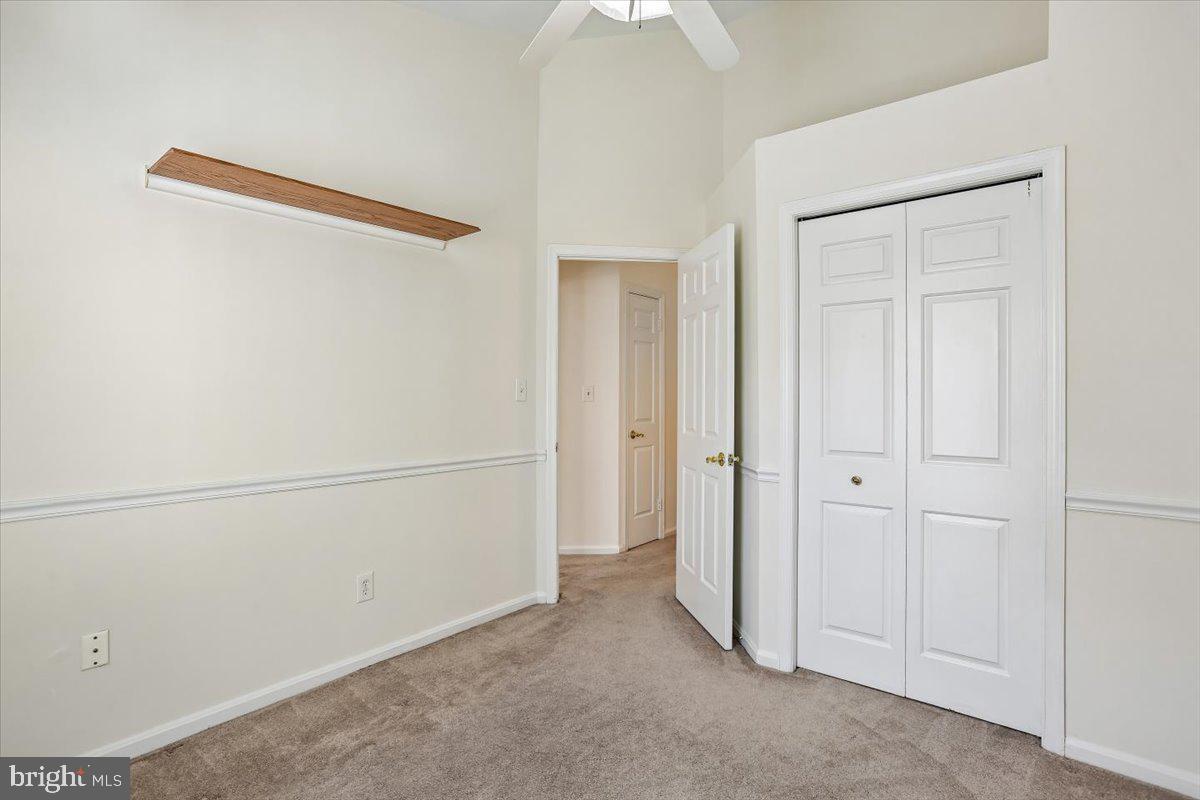 HOLLY POINTE - Residential