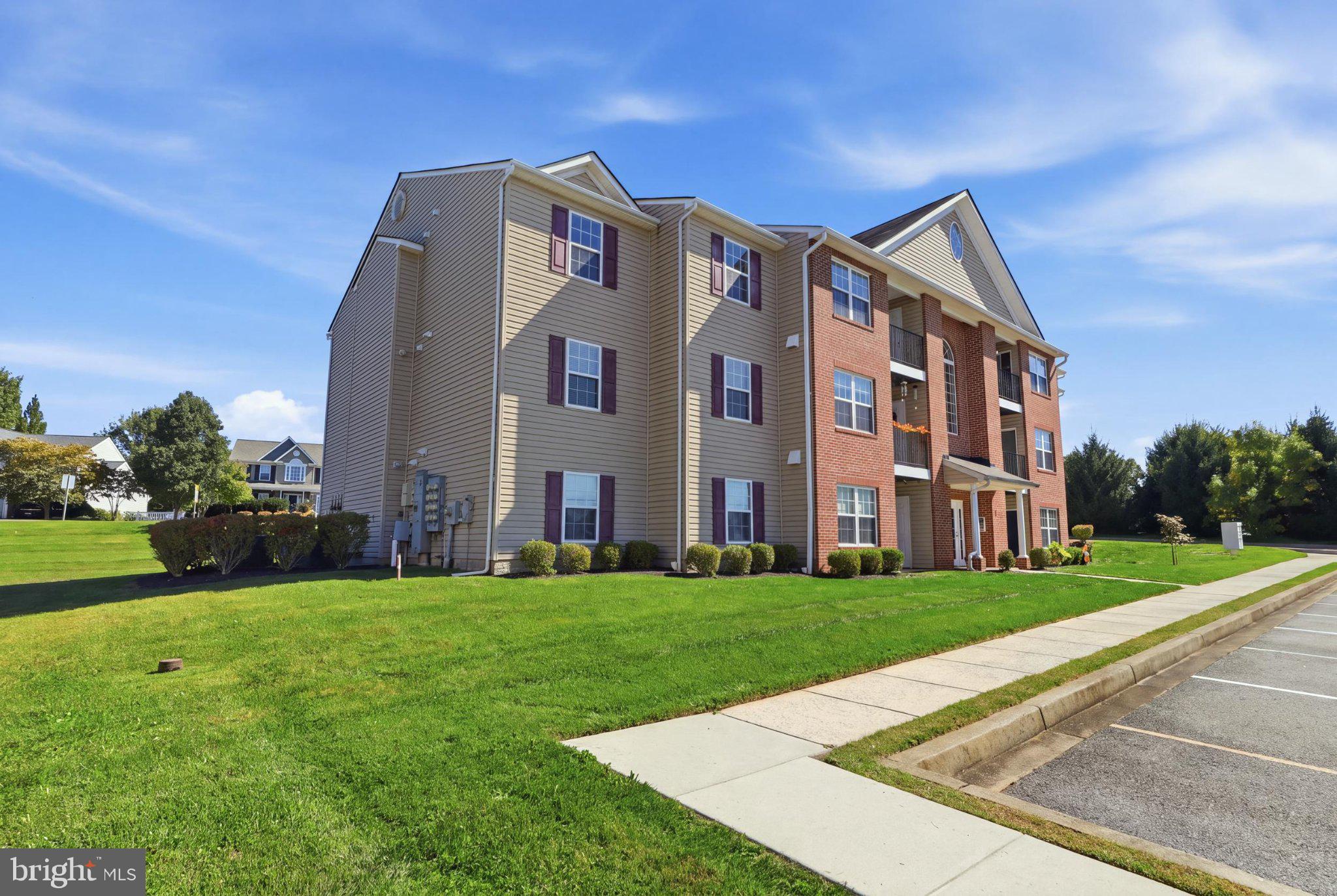 800 WEMBLEY DRIVE 2D