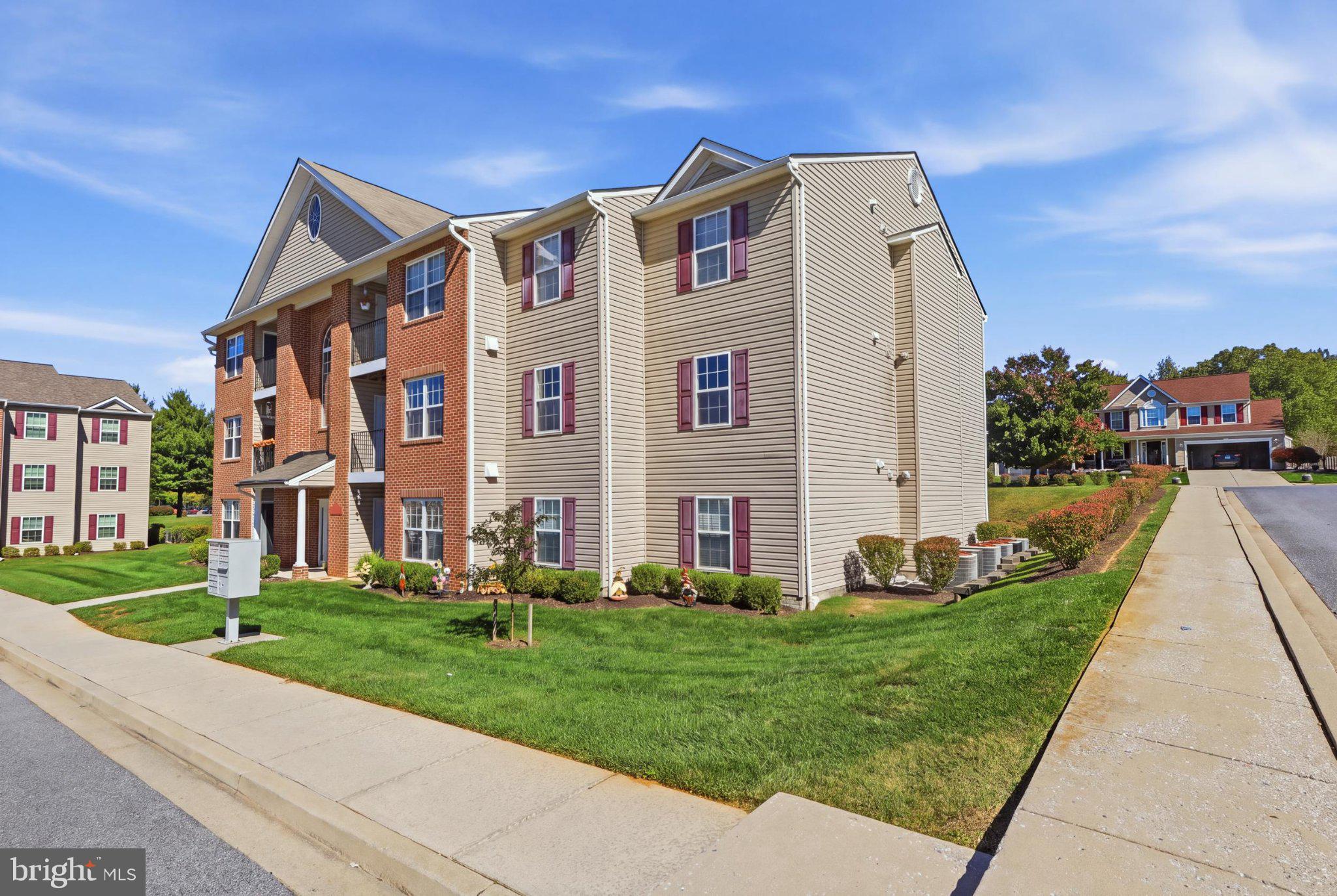 800 WEMBLEY DRIVE 2D