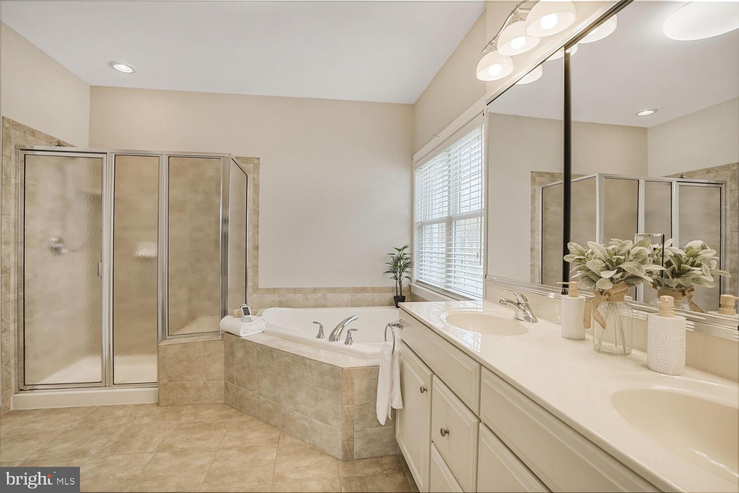 REGENCY AT DOMINION VALLEY - Residential