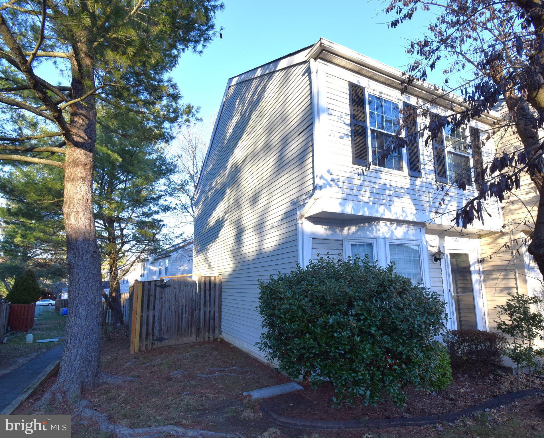 MANCHESTER LAKES - Residential Lease