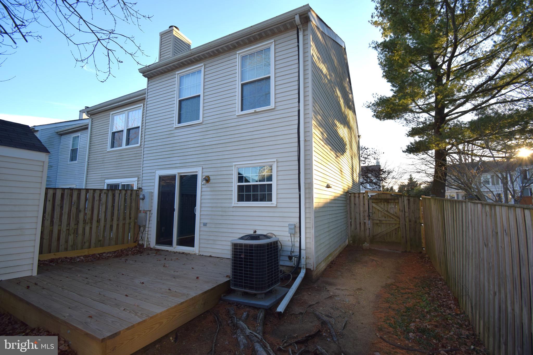 MANCHESTER LAKES - Residential Lease