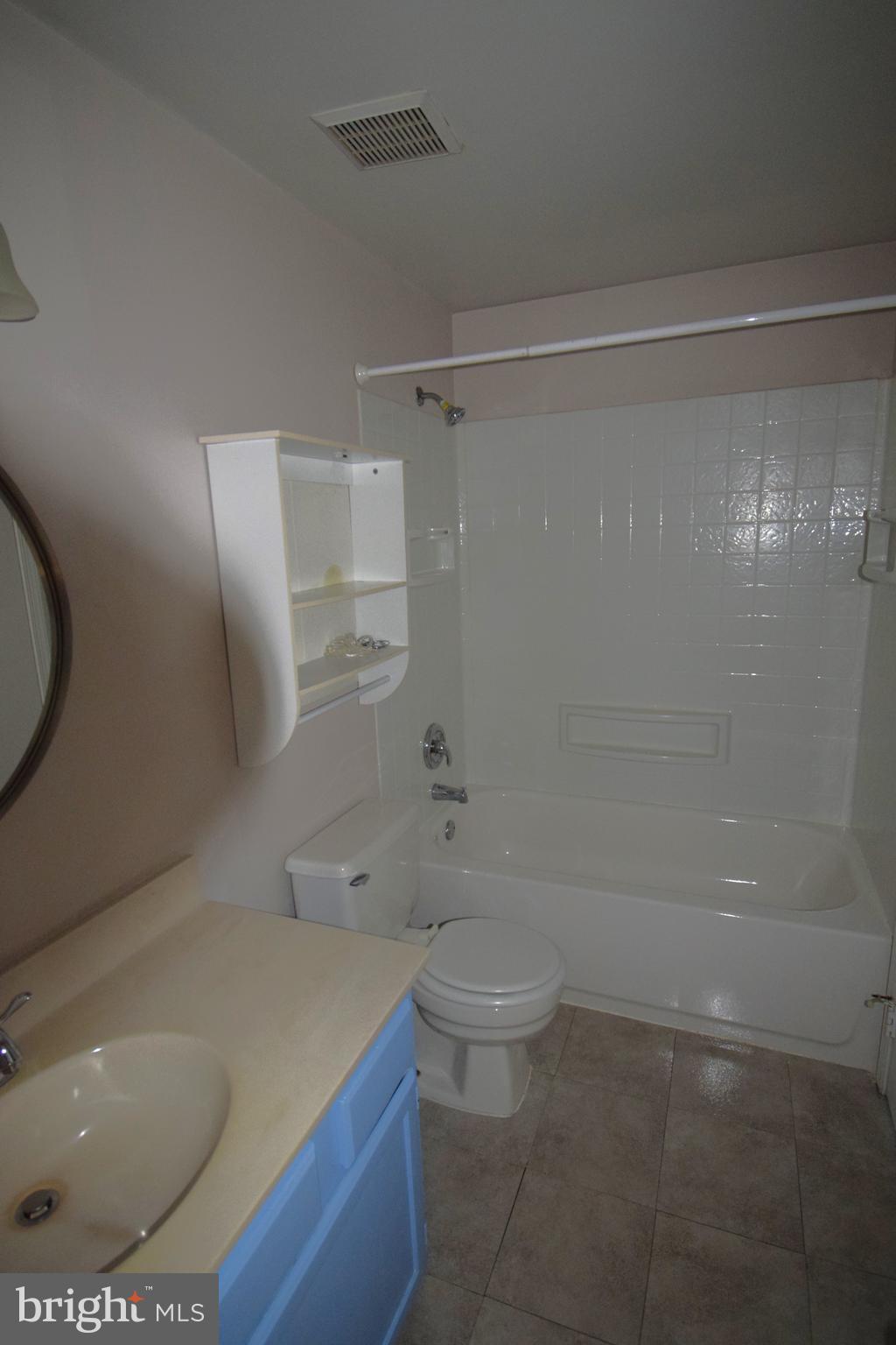 MANCHESTER LAKES - Residential Lease