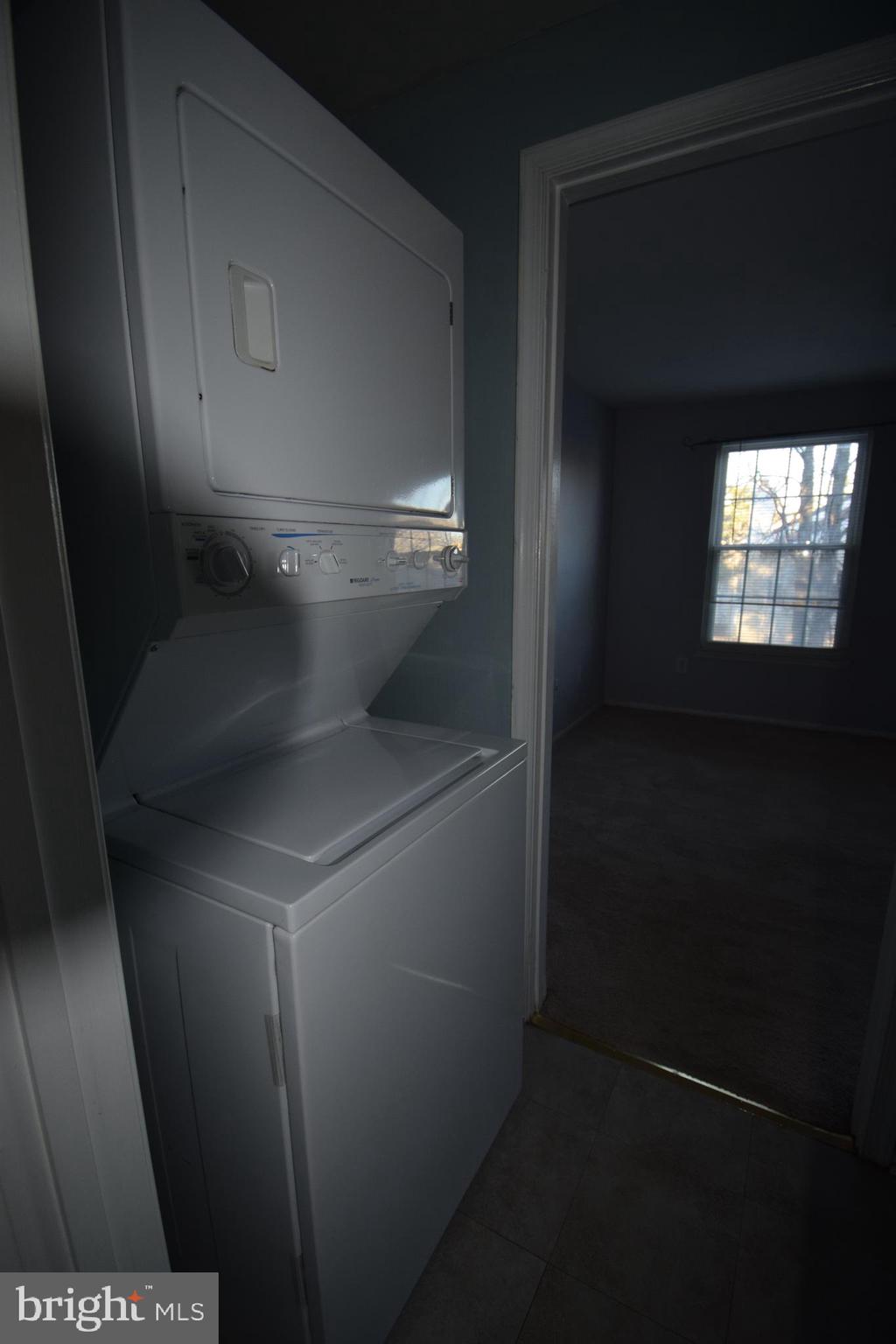 MANCHESTER LAKES - Residential Lease