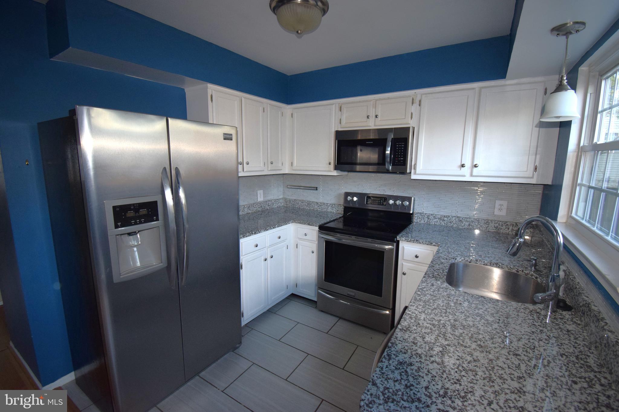 MANCHESTER LAKES - Residential Lease