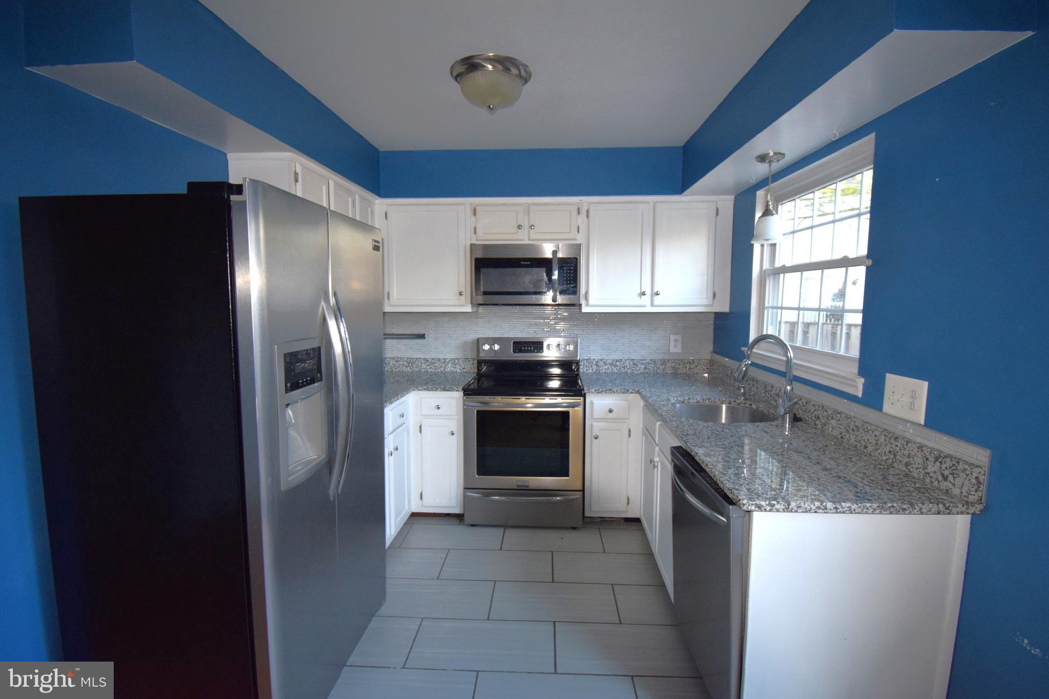 MANCHESTER LAKES - Residential Lease