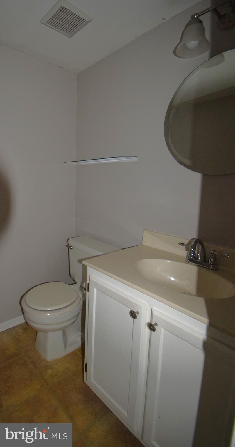 MANCHESTER LAKES - Residential Lease