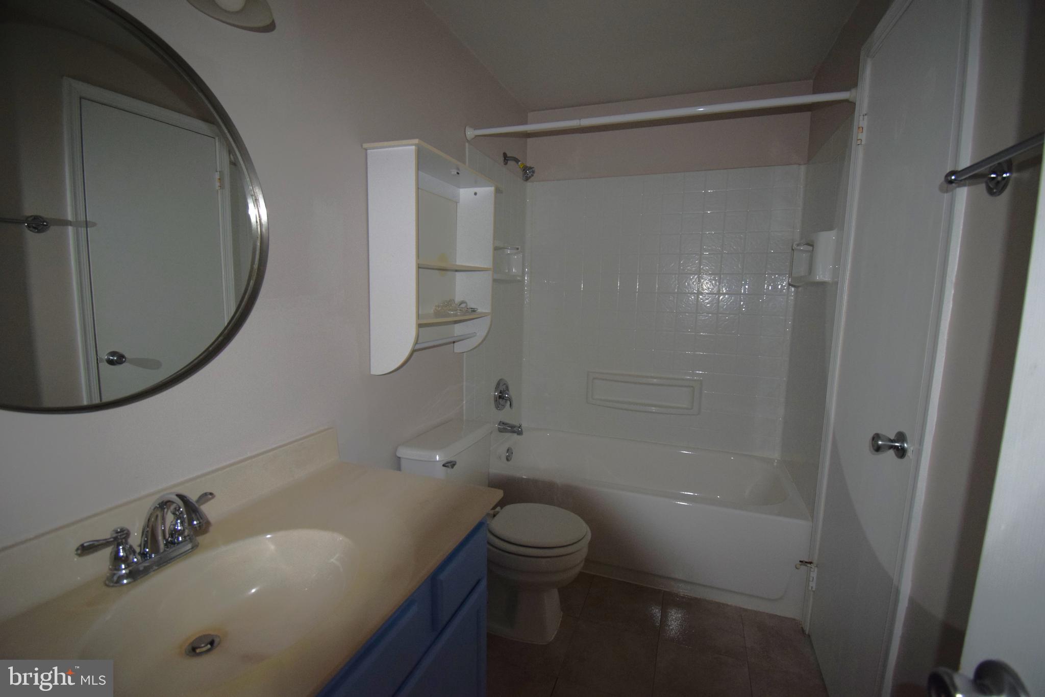 MANCHESTER LAKES - Residential Lease