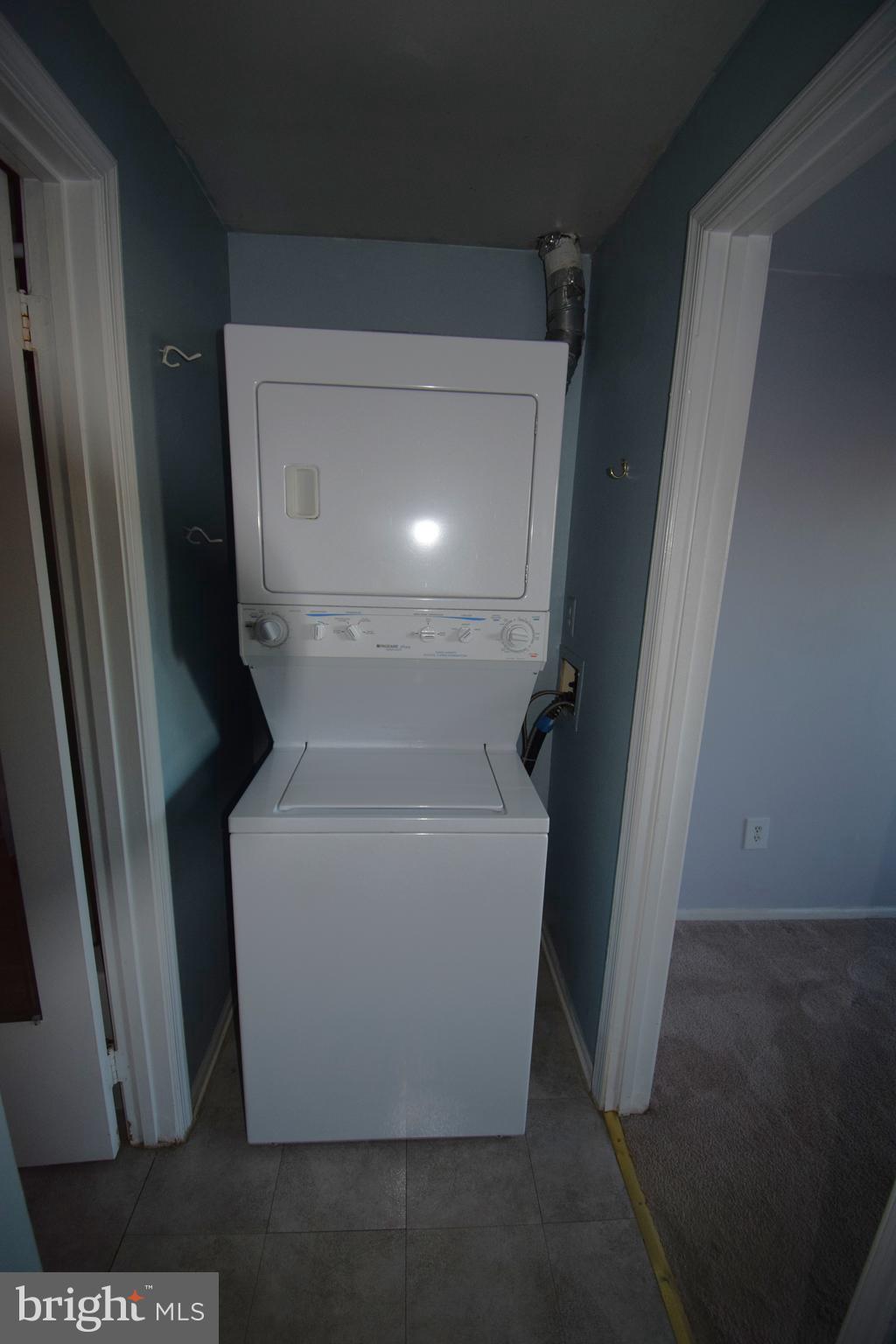 MANCHESTER LAKES - Residential Lease