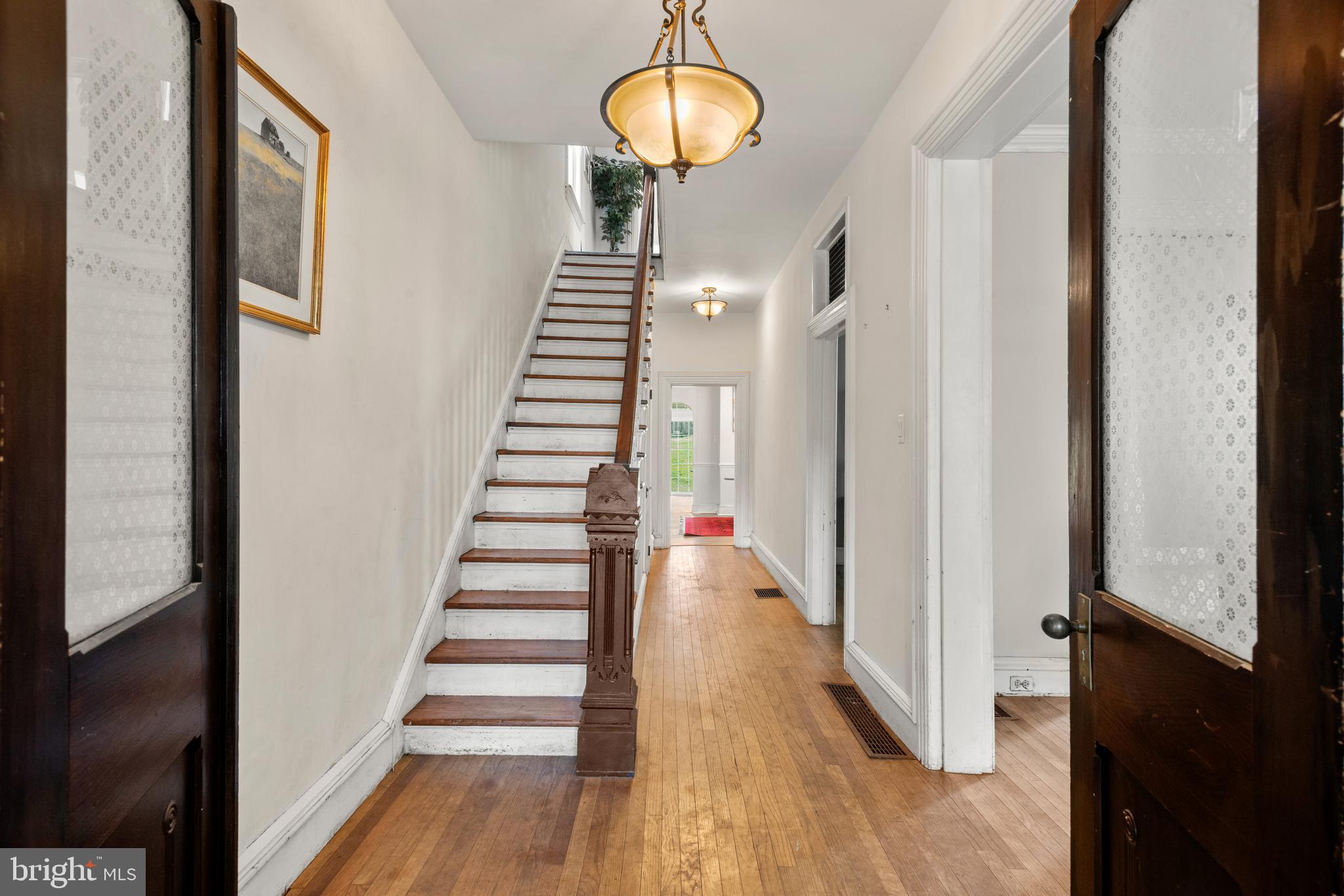 520 W 1ST AVENUE
