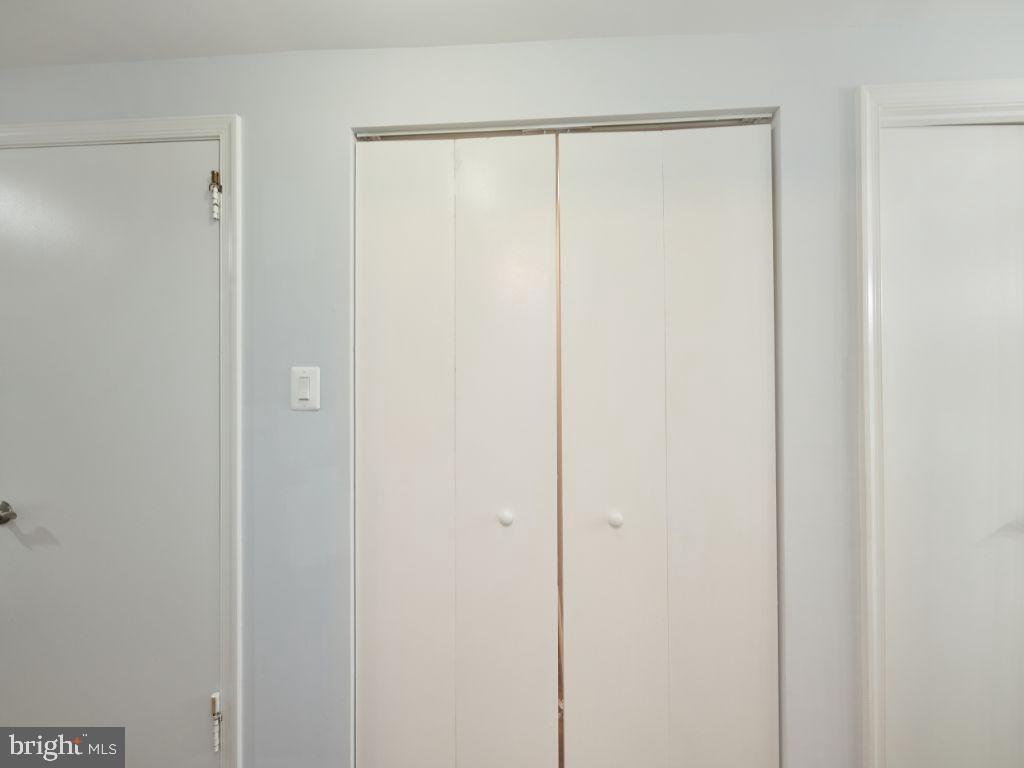 VILLA D ESTE VILLAGE - Residential Lease