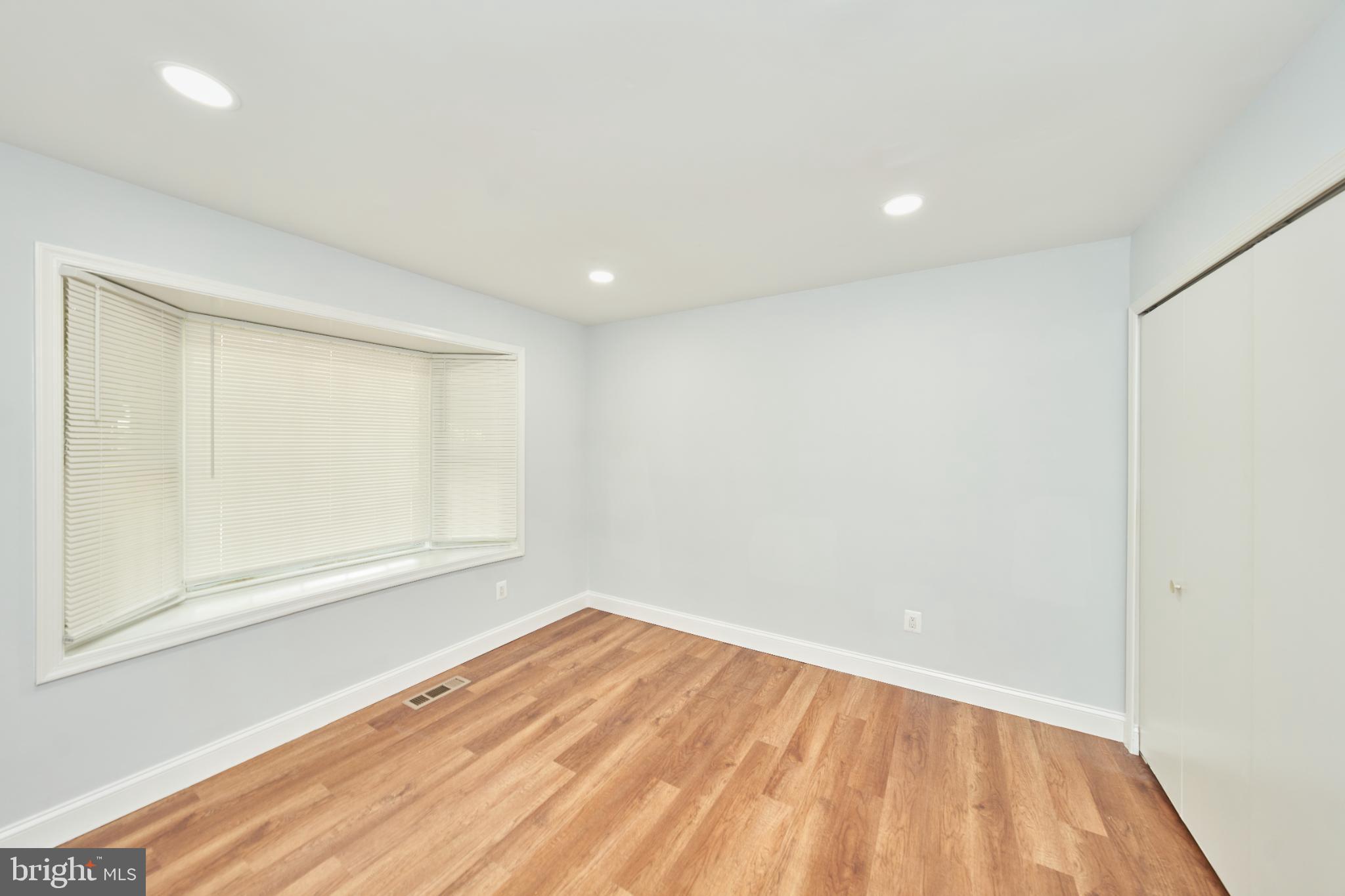 VILLA D ESTE VILLAGE - Residential Lease