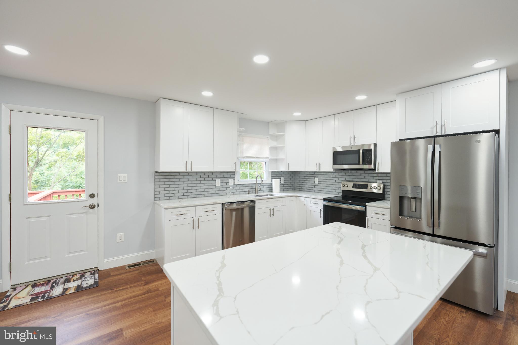 VILLA D ESTE VILLAGE - Residential Lease