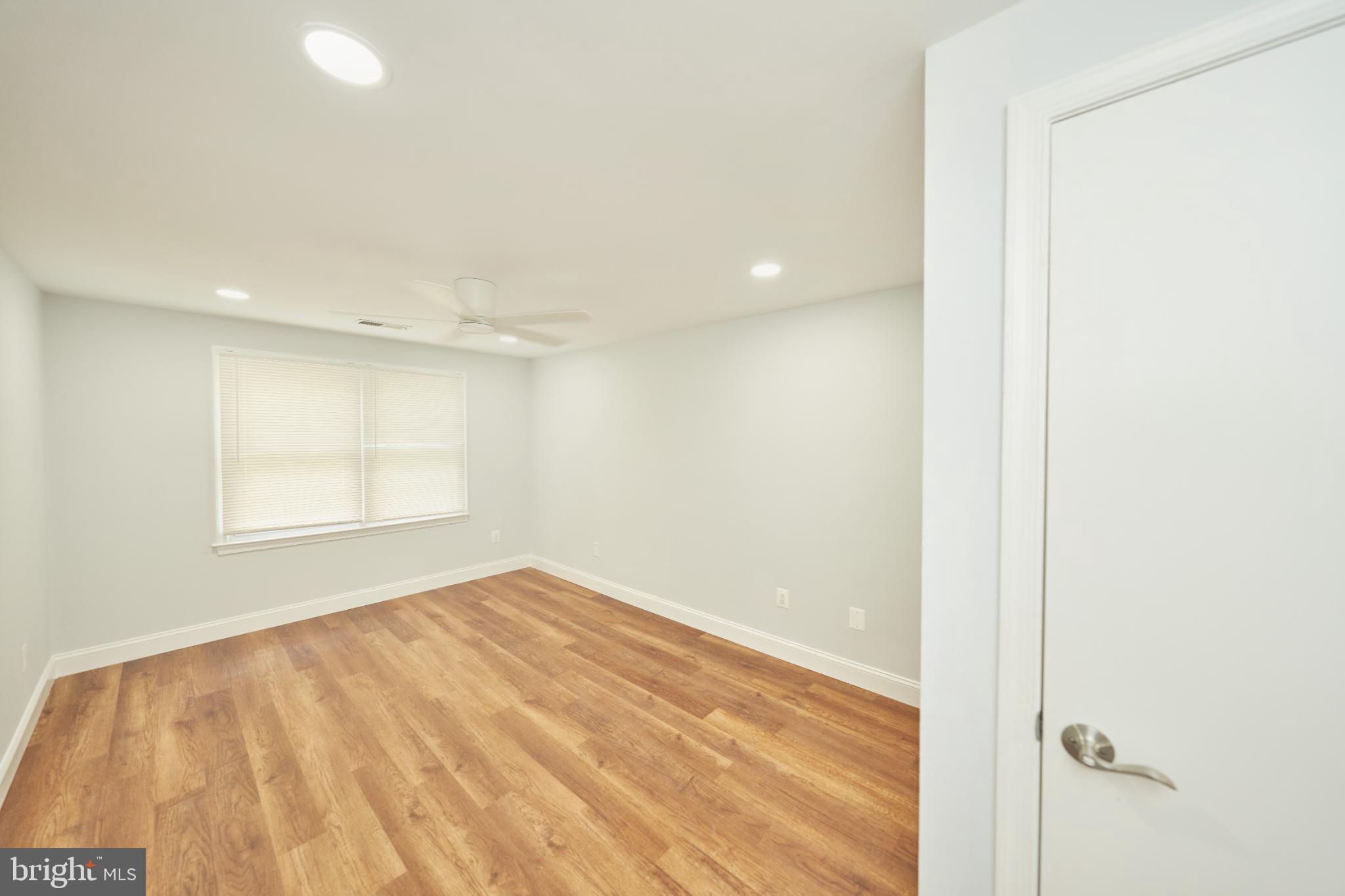 VILLA D ESTE VILLAGE - Residential Lease