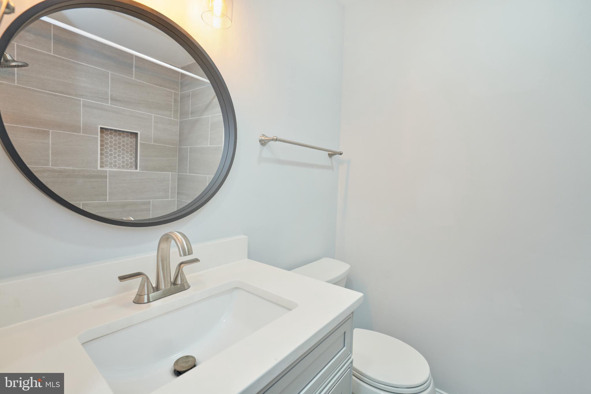 VILLA D ESTE VILLAGE - Residential Lease