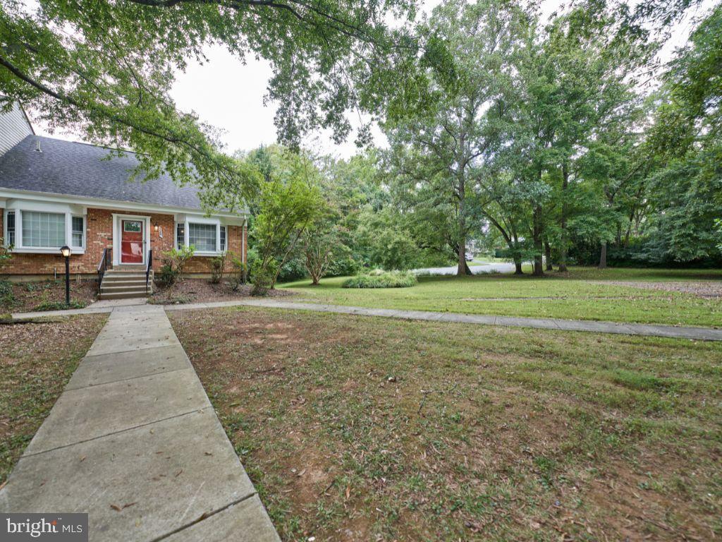 VILLA D ESTE VILLAGE - Residential Lease