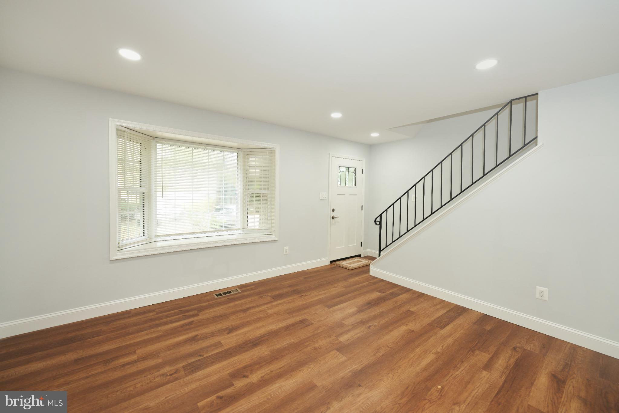 VILLA D ESTE VILLAGE - Residential Lease