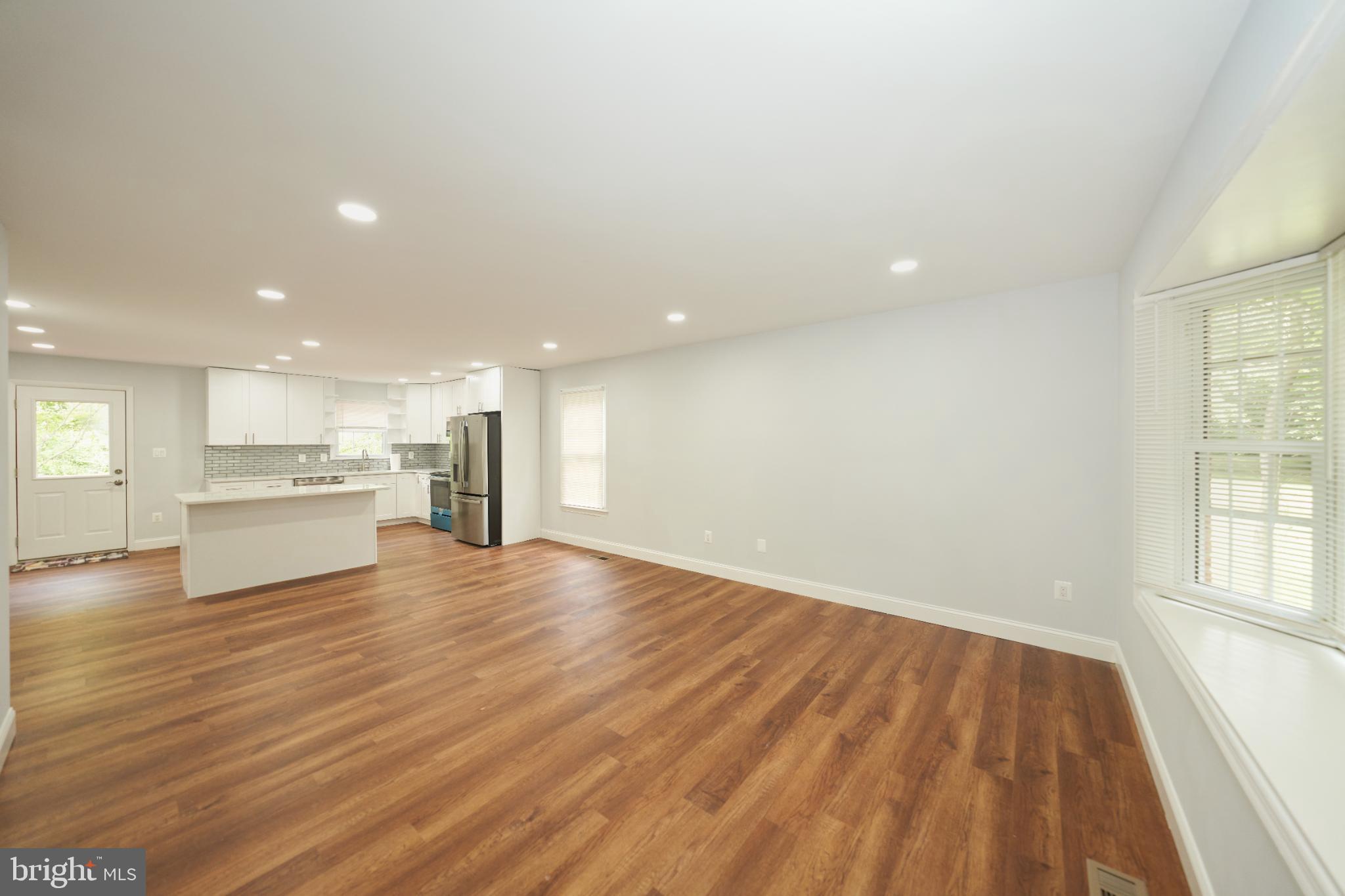 VILLA D ESTE VILLAGE - Residential Lease