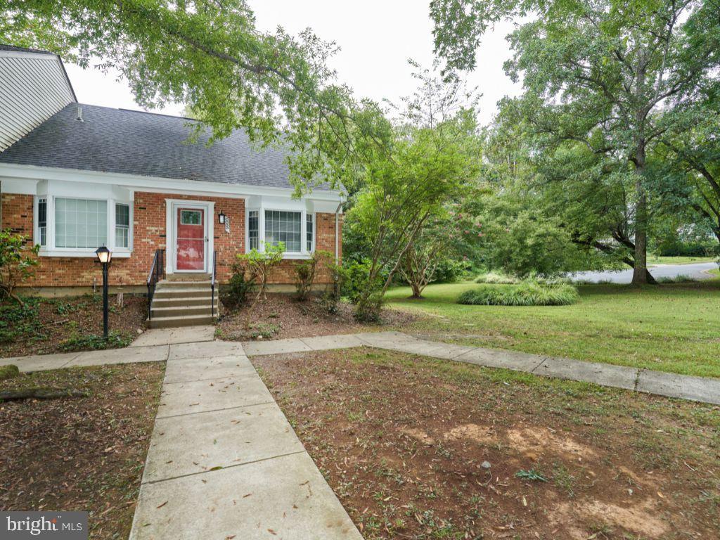 VILLA D ESTE VILLAGE - Residential Lease