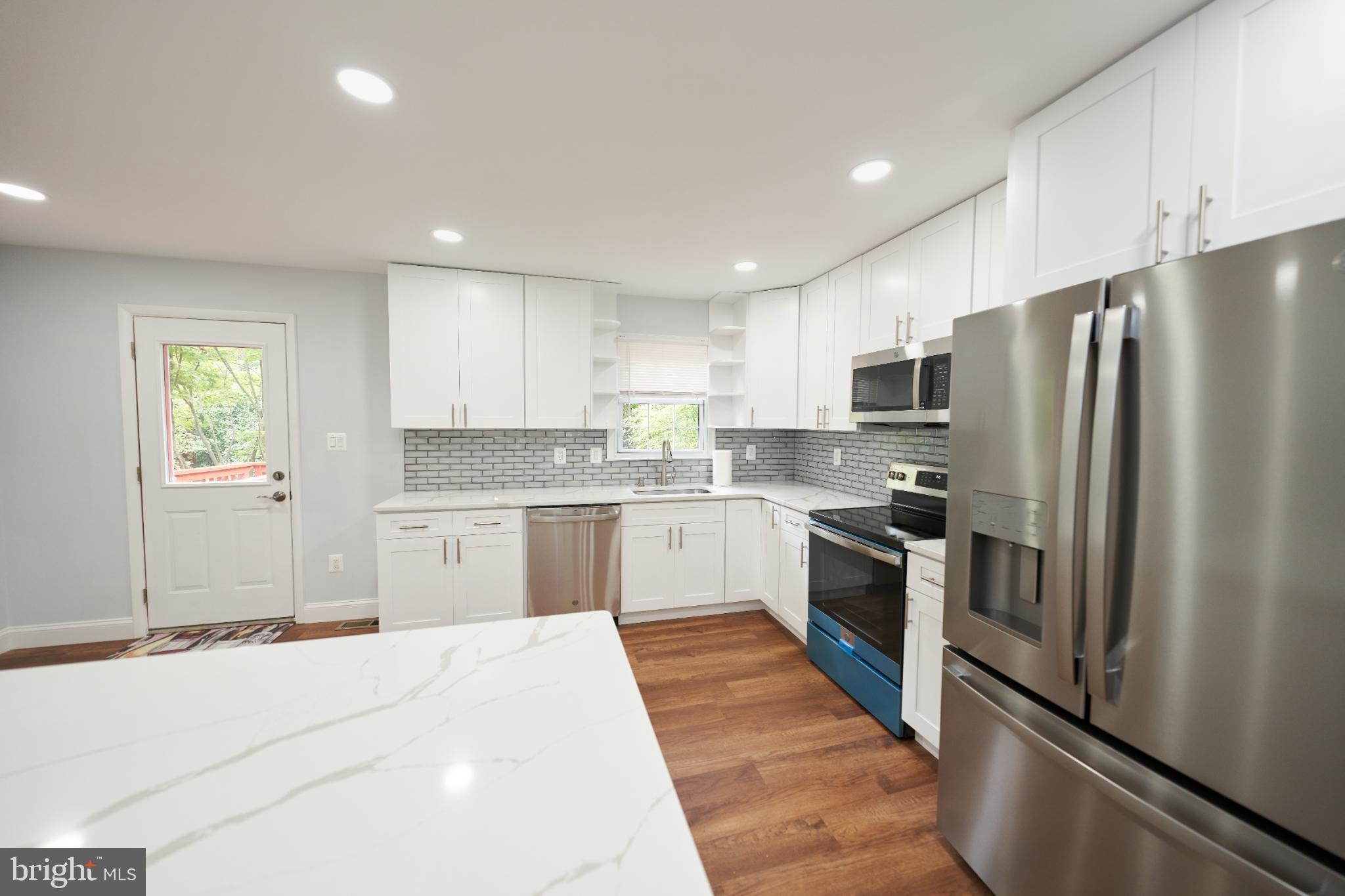 VILLA D ESTE VILLAGE - Residential Lease