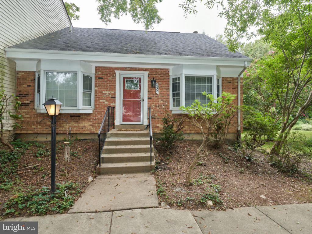 VILLA D ESTE VILLAGE - Residential Lease