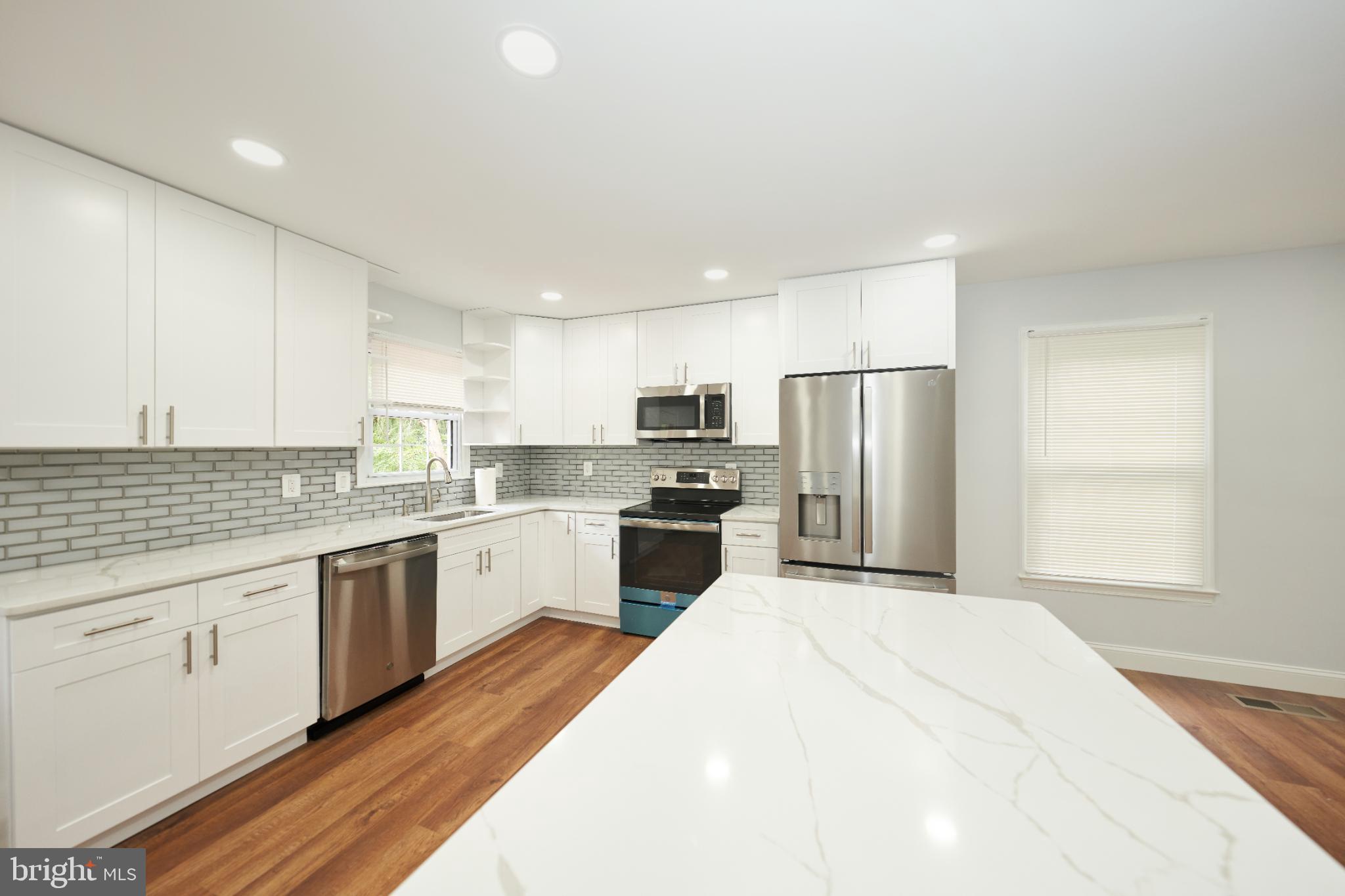 VILLA D ESTE VILLAGE - Residential Lease