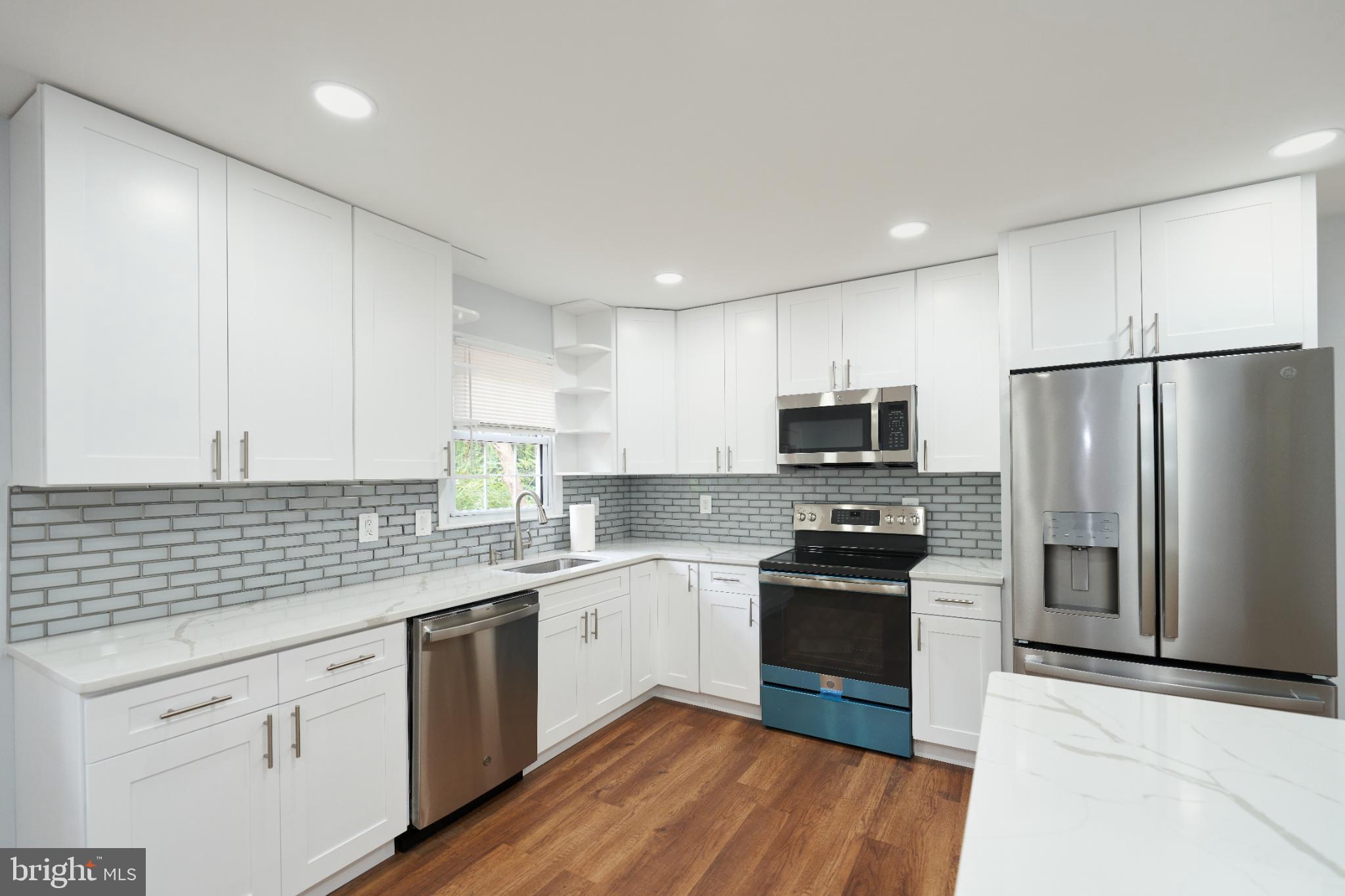 VILLA D ESTE VILLAGE - Residential Lease