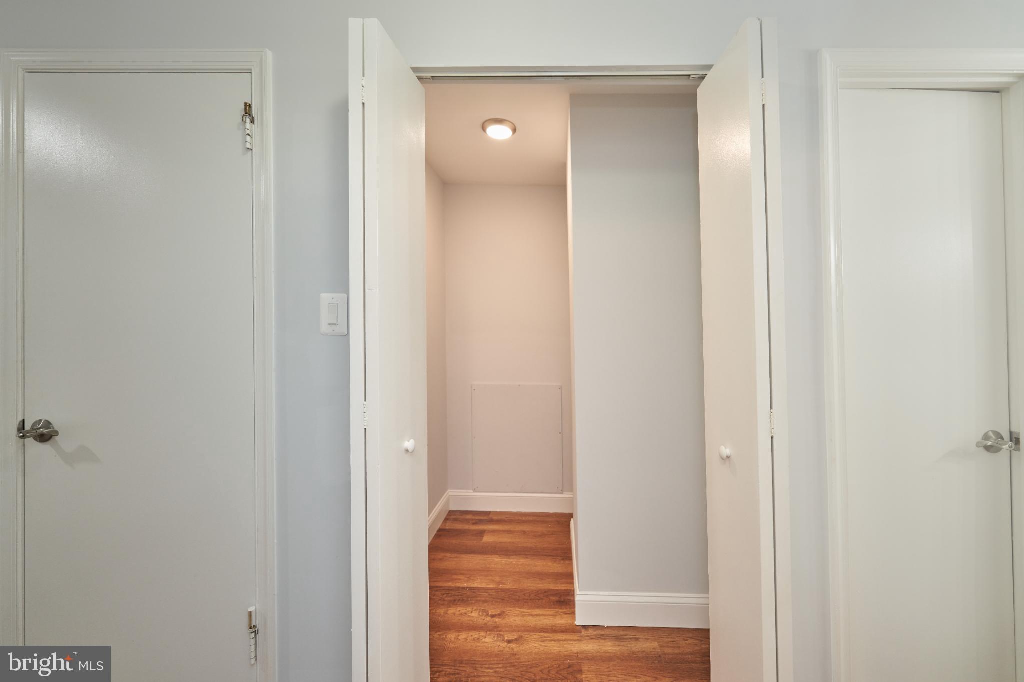 VILLA D ESTE VILLAGE - Residential Lease