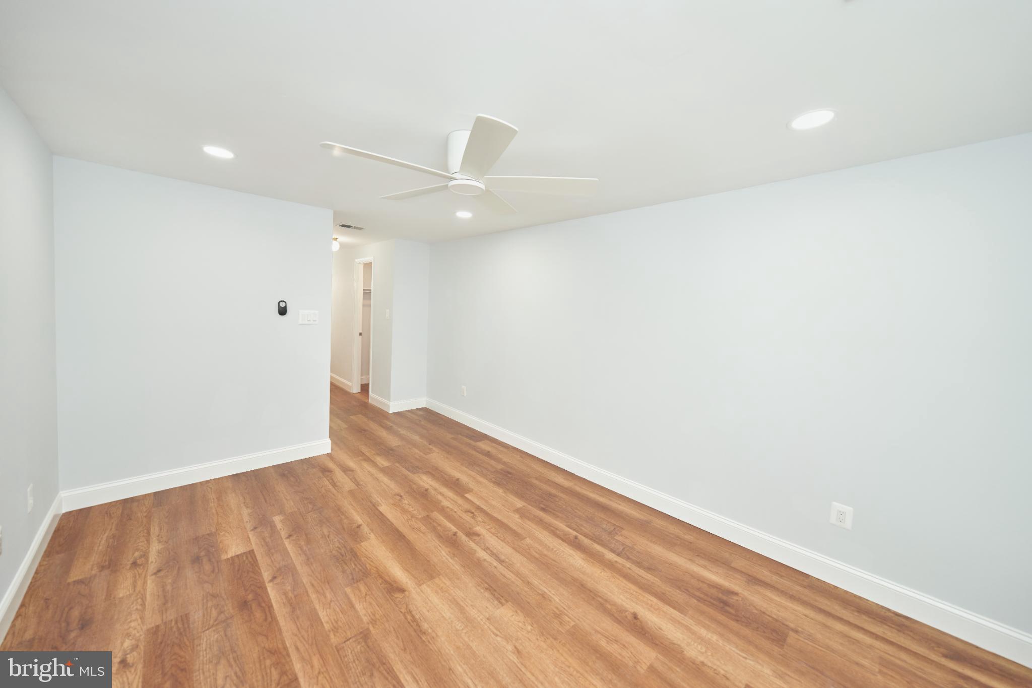 VILLA D ESTE VILLAGE - Residential Lease