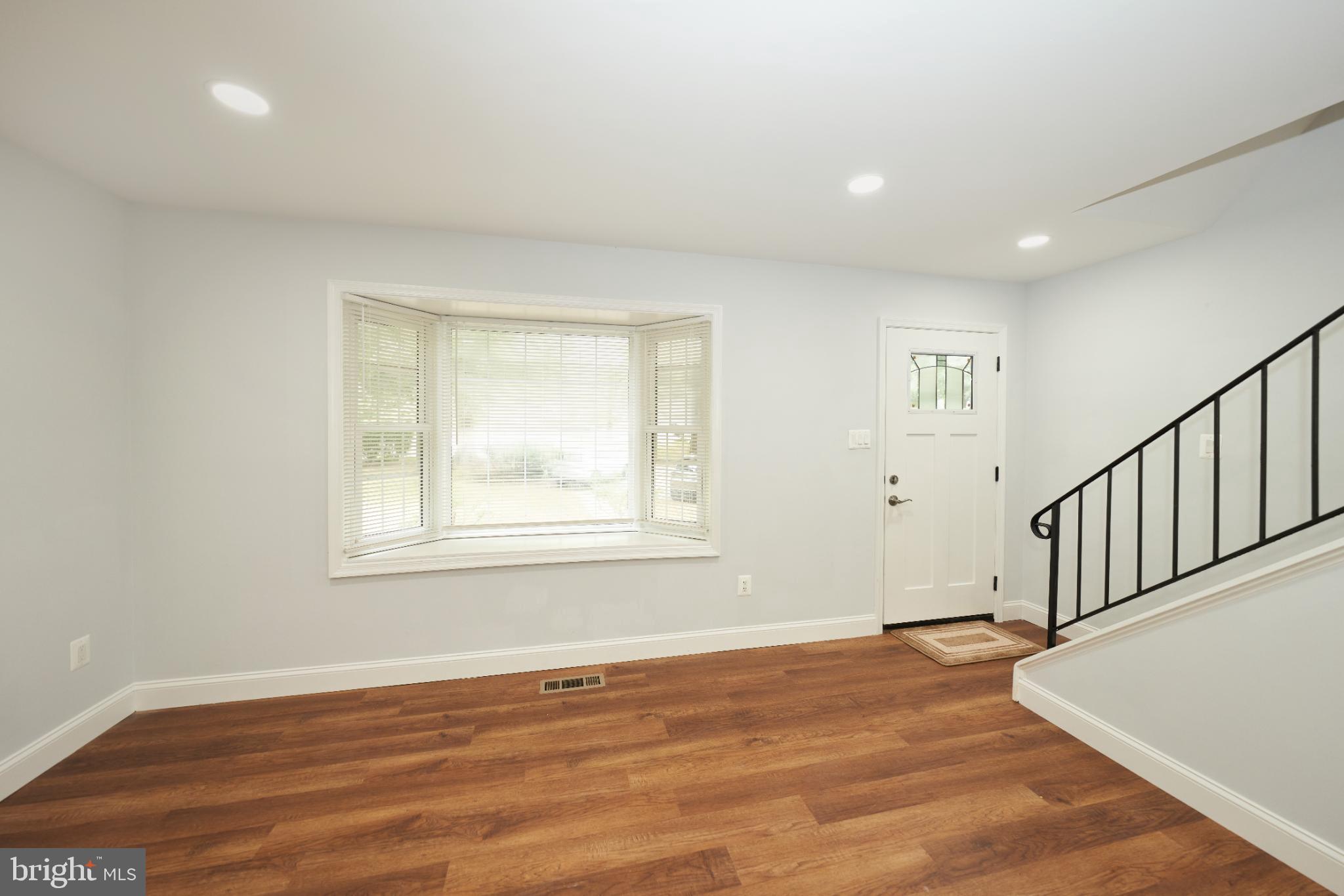 VILLA D ESTE VILLAGE - Residential Lease